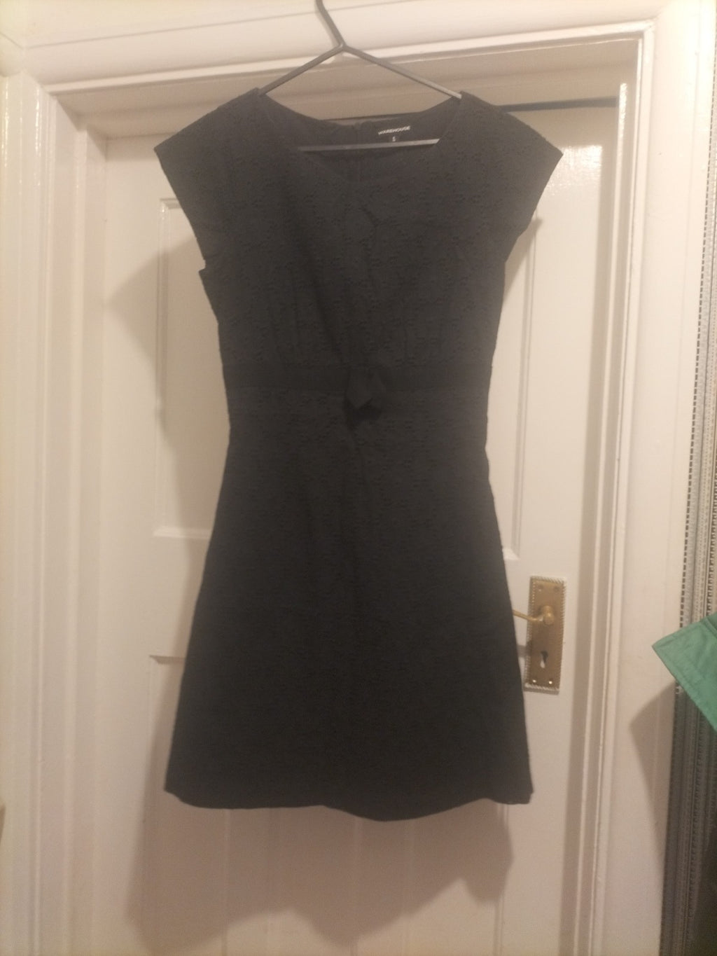 Ladies Warehouse Size 8 Black Sleeveless Detailed Midi Dress
