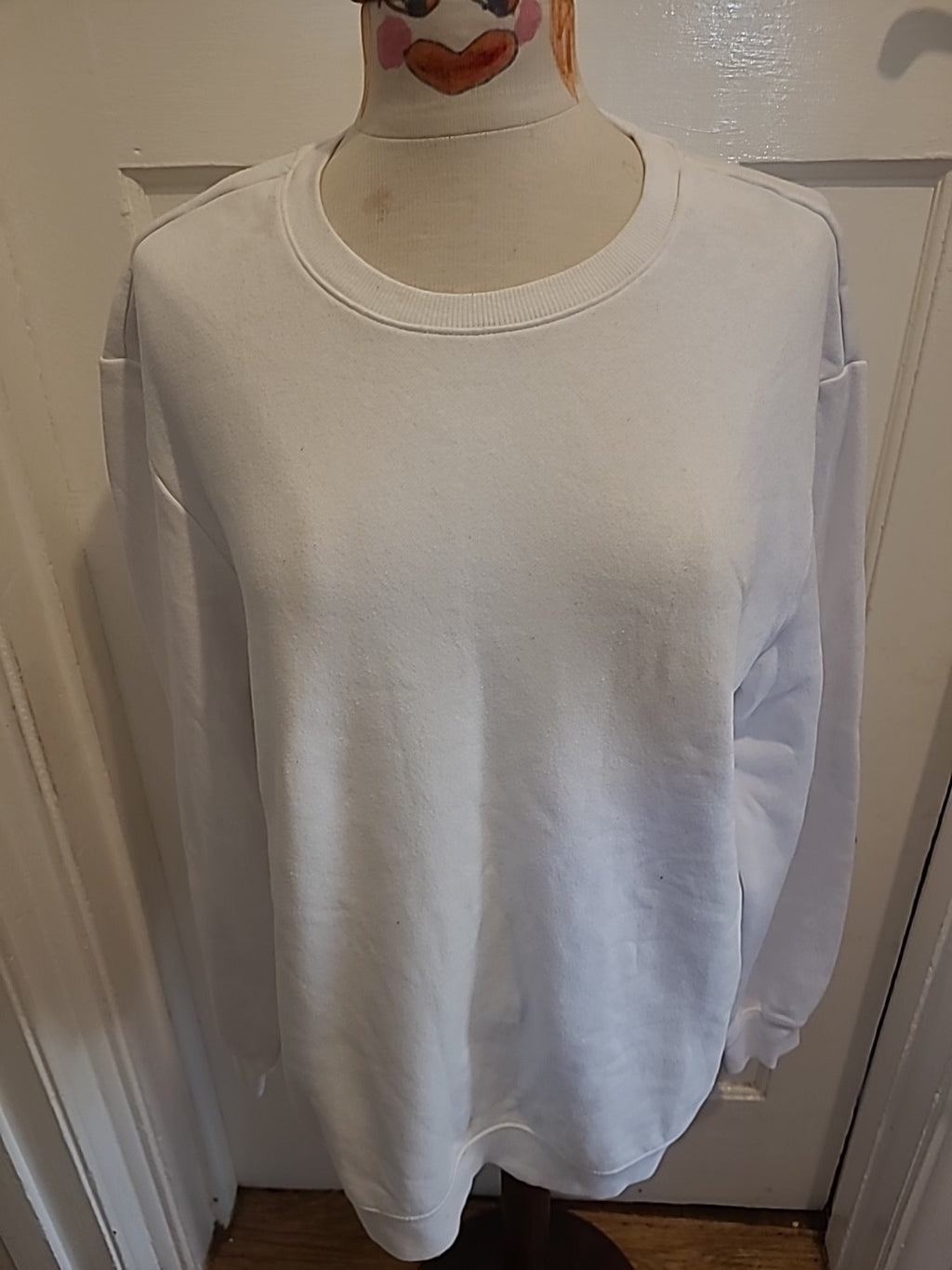 Ladies Divided Size Large White Pullover Jumper
