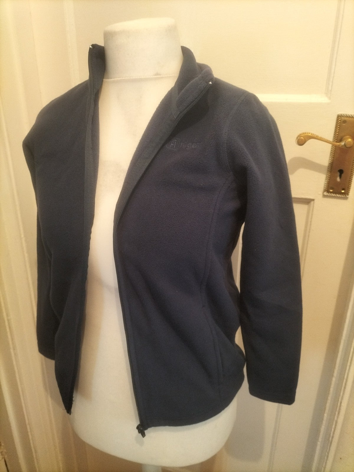 Ladies Hi Gear Size Euro 32 Navy Full Zip Jumper