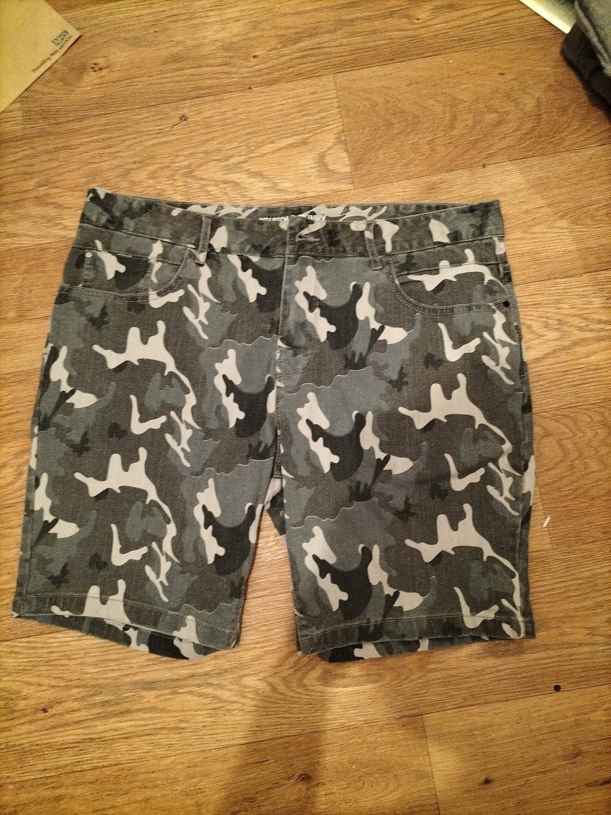 Mens Pep&Co Size 36" Camo Skinny Shorts