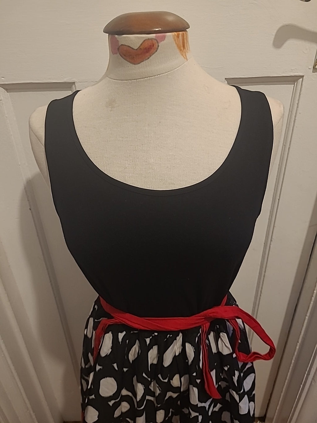 Ladies M&S Collection Size 14 Black And Red Sleeveless Dress With Belt