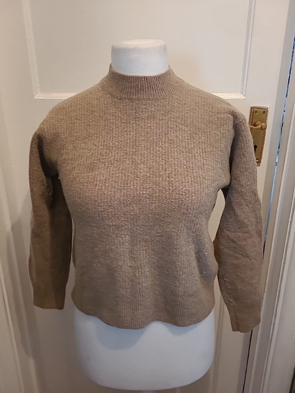 Ladies Uniqlo Size Small Beige/Brown Pullover Jumper