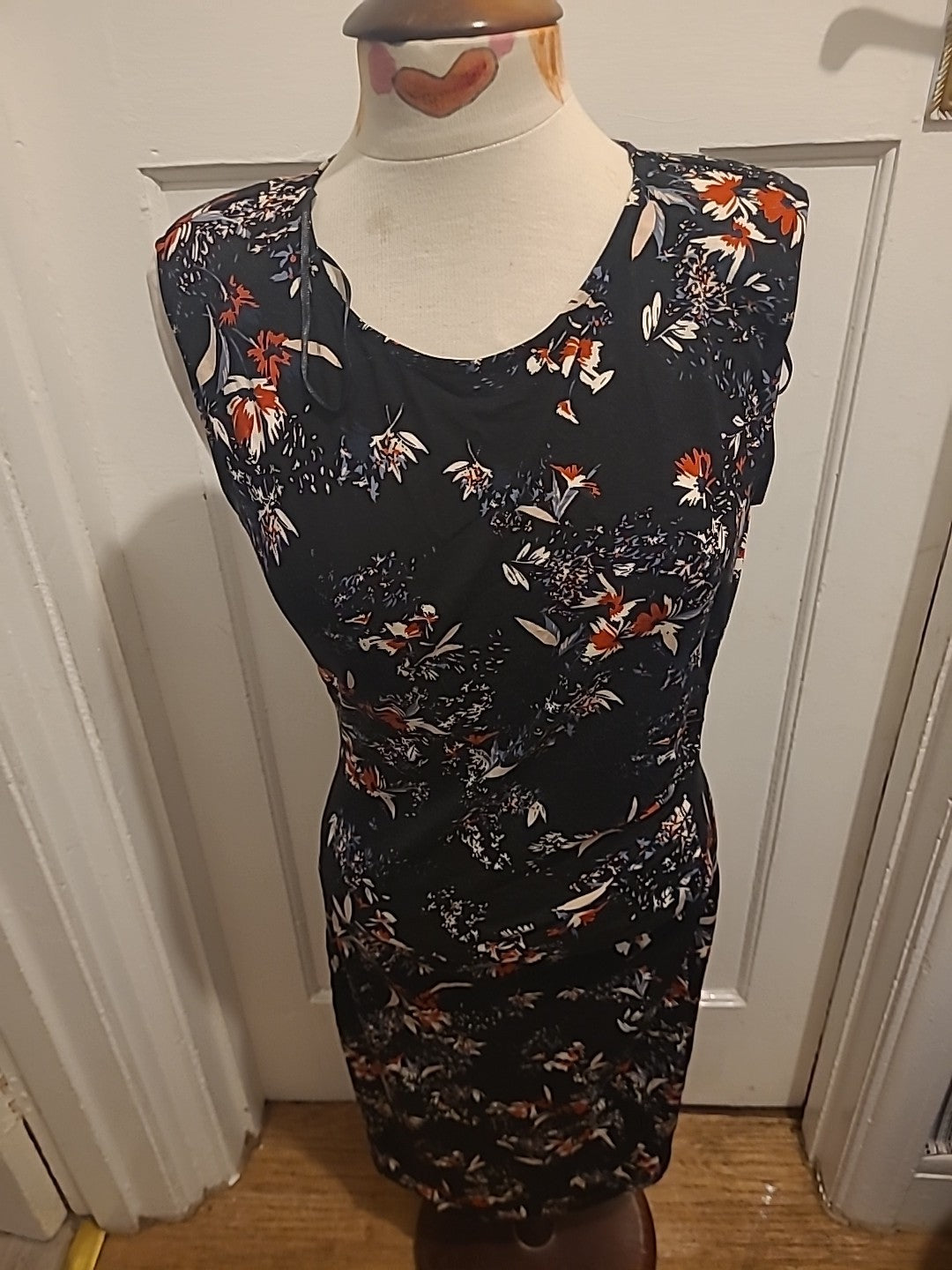 Ladies F&F Size 14 Black White Red Sleeveless Padded Dress