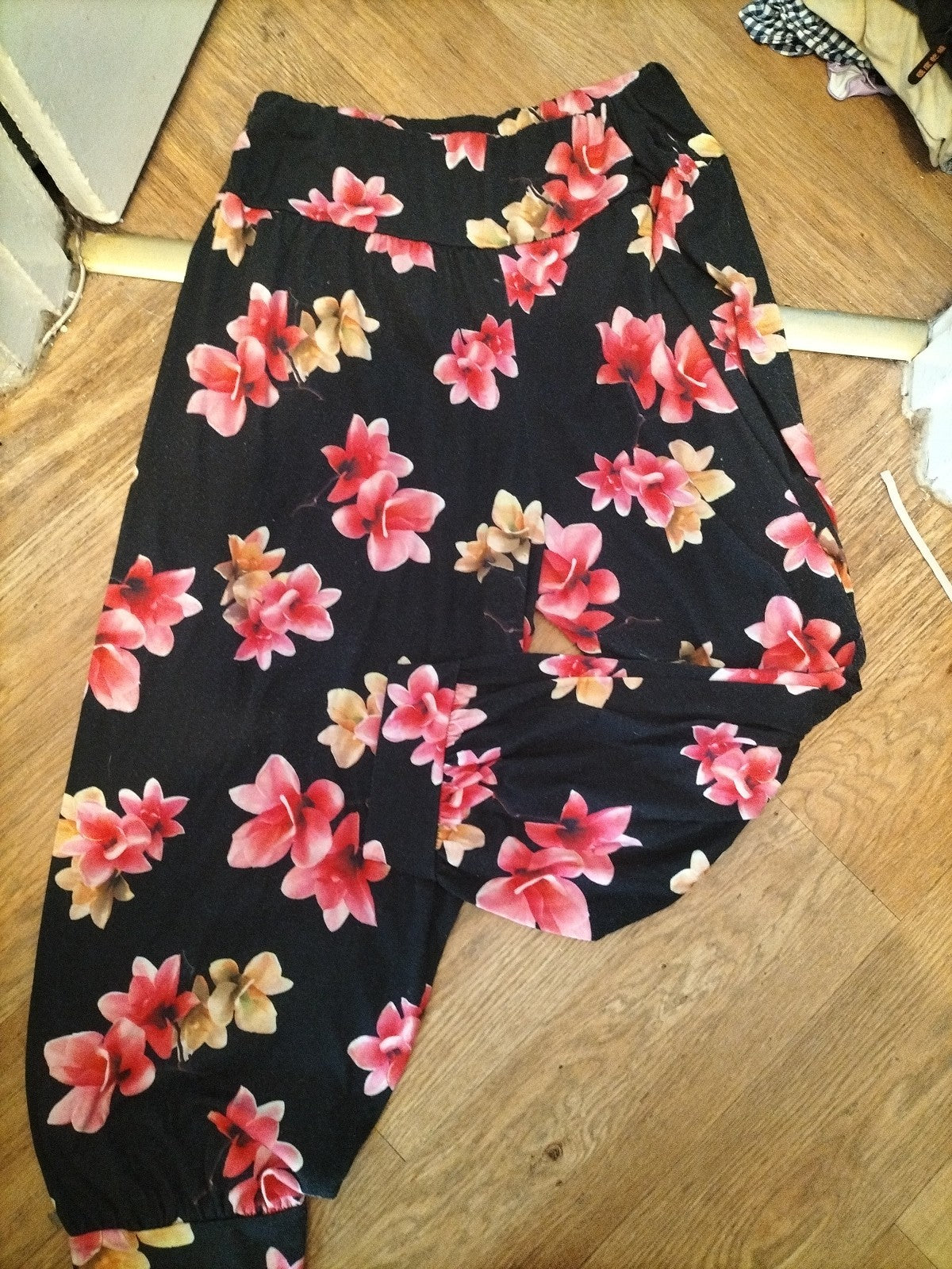 XL Black Floral Leggings Heavy Bobbling