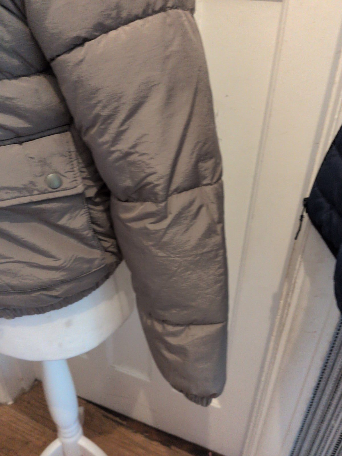 Divided XS Grey Long Sleeve Puffer Jacket