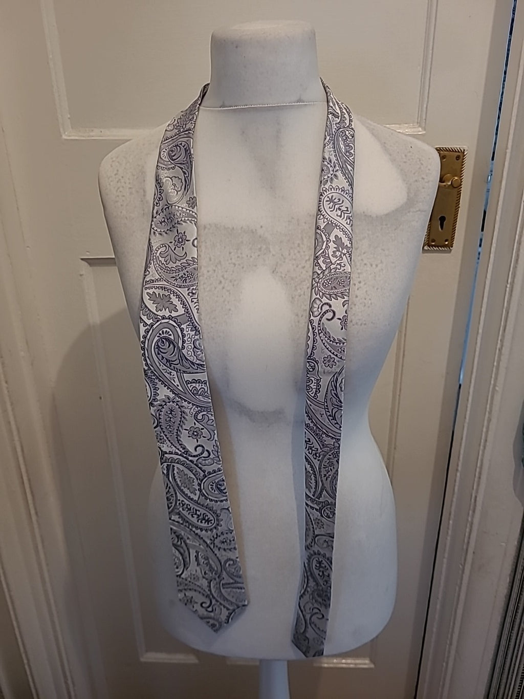 Mens Hisdern Silver Toned Tie