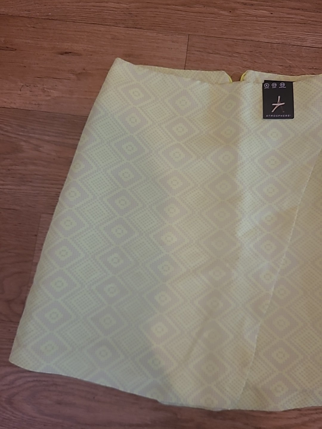 Brand New Ladies Primark Size 6 Neon Yellow Skirt