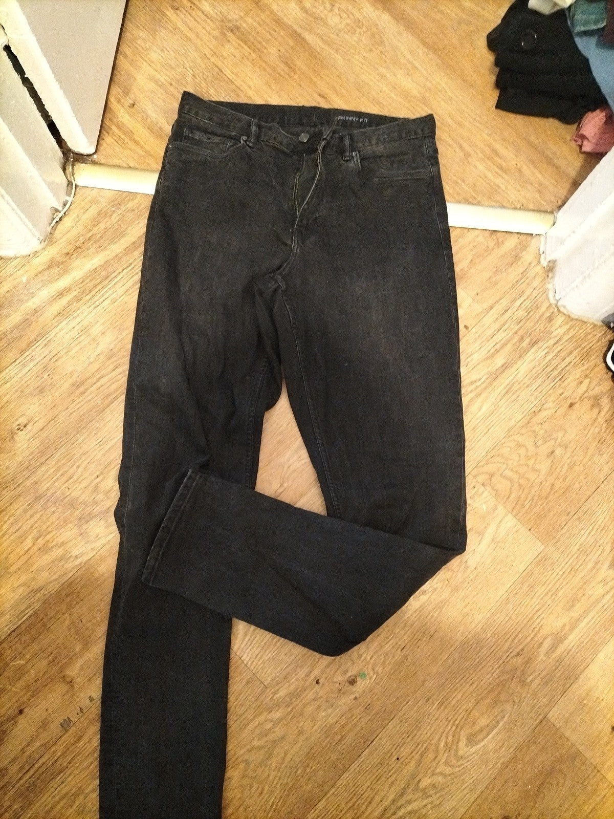 Mens Size 32" Black Skinny Jeans