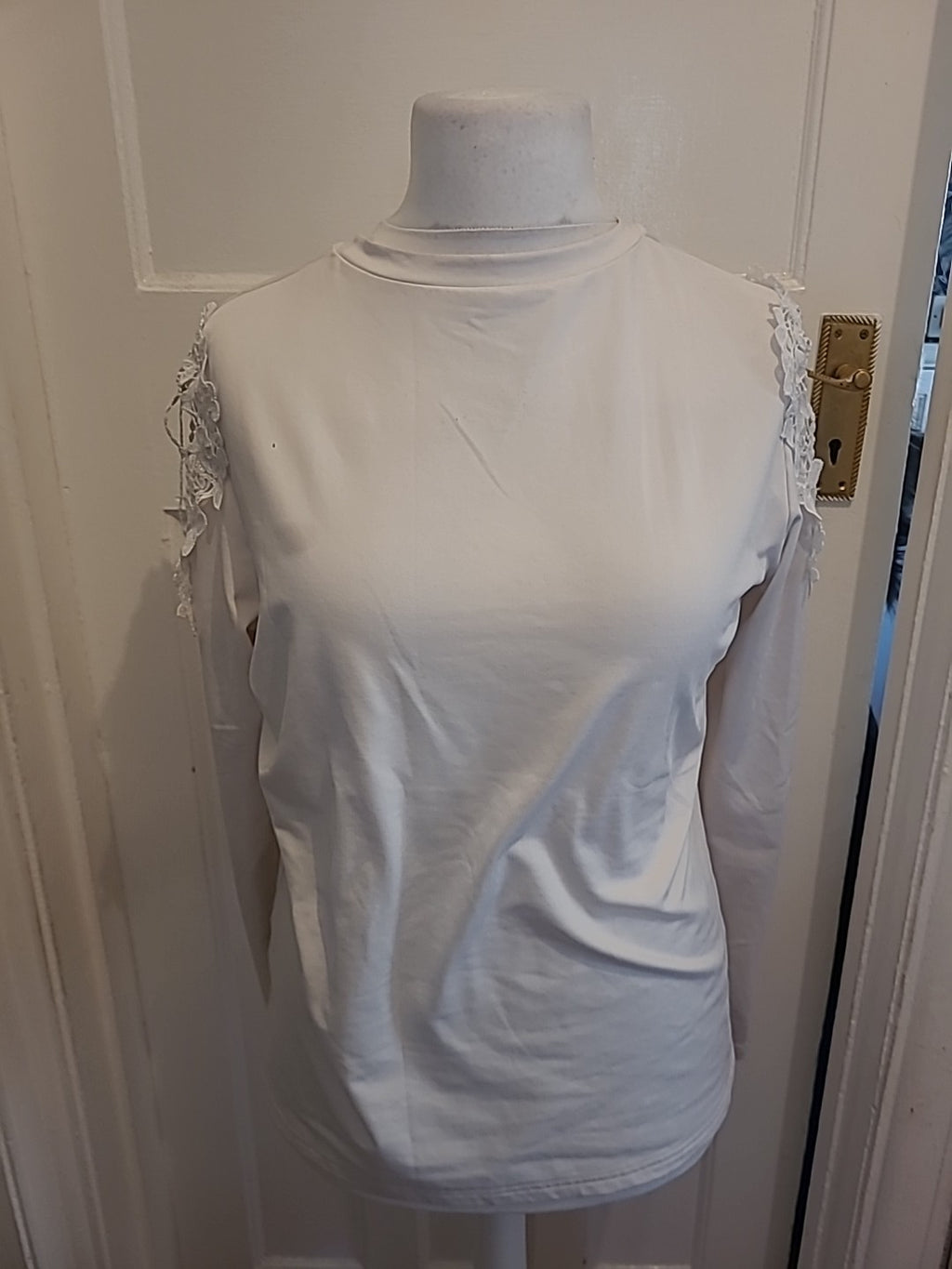 Ladies Size Large White With Floral Pace Shoulders Tshirt