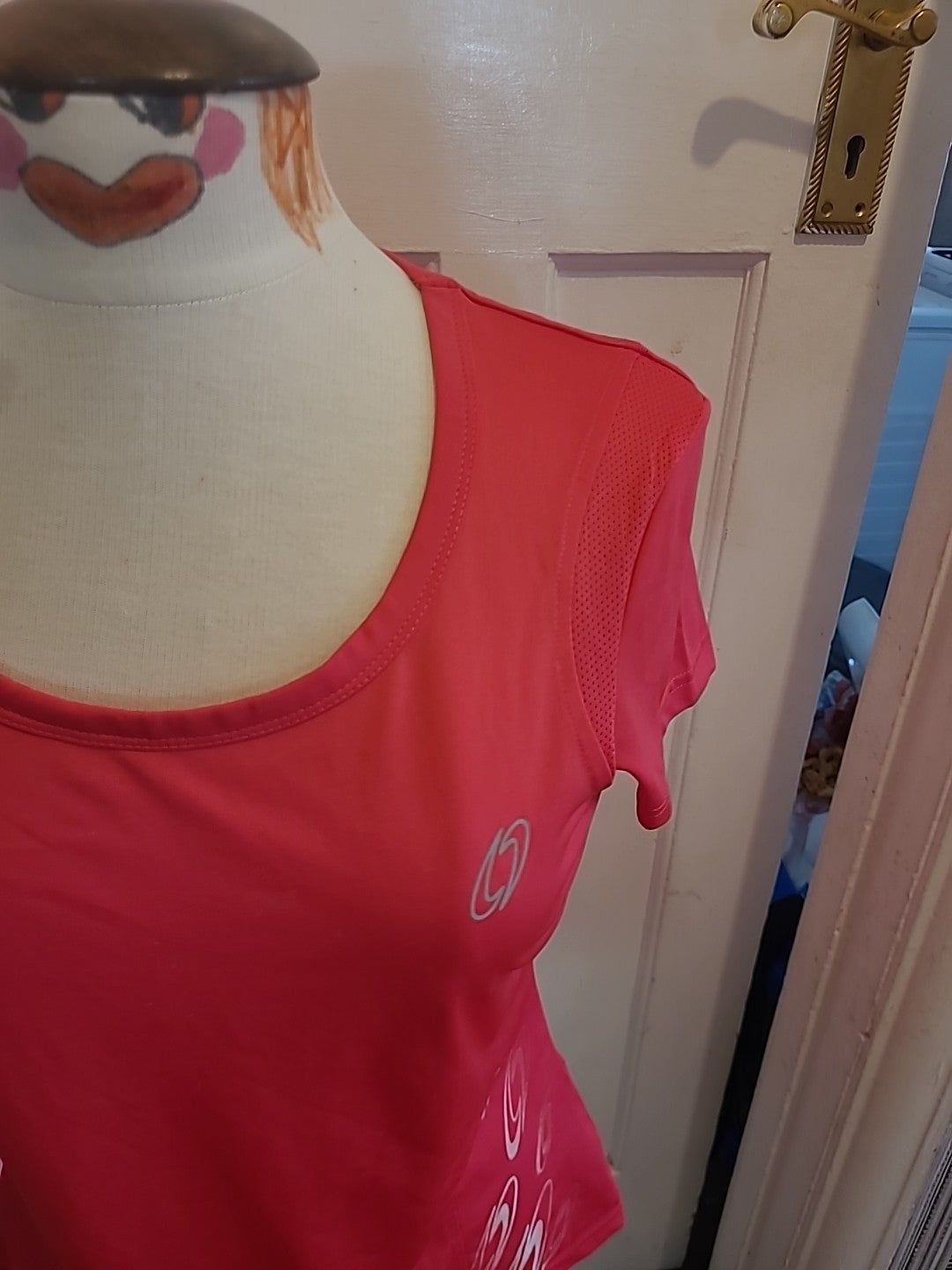 Ladies Crivit Size 14-16 Cerise Short Sleeved Tshirt