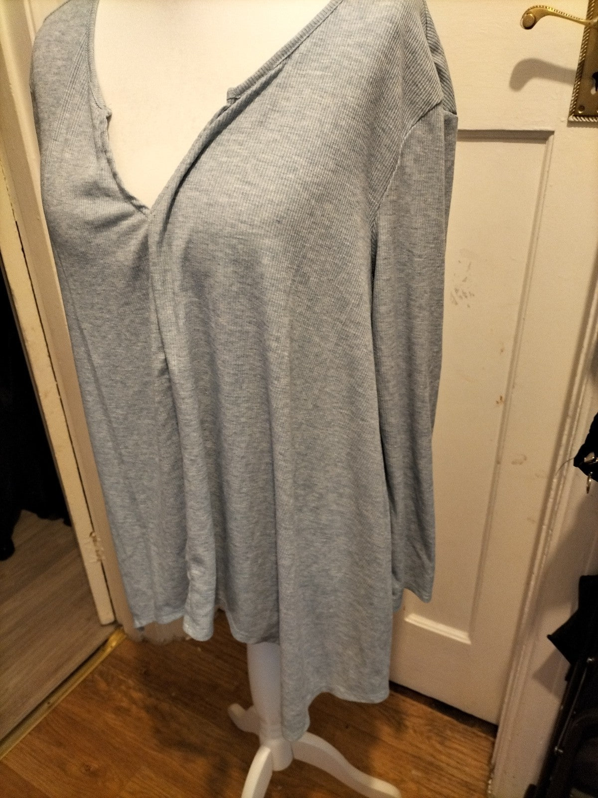 Ladies Size XL Grey Blue Tinge Ribbed Long Sleeved Tshirt