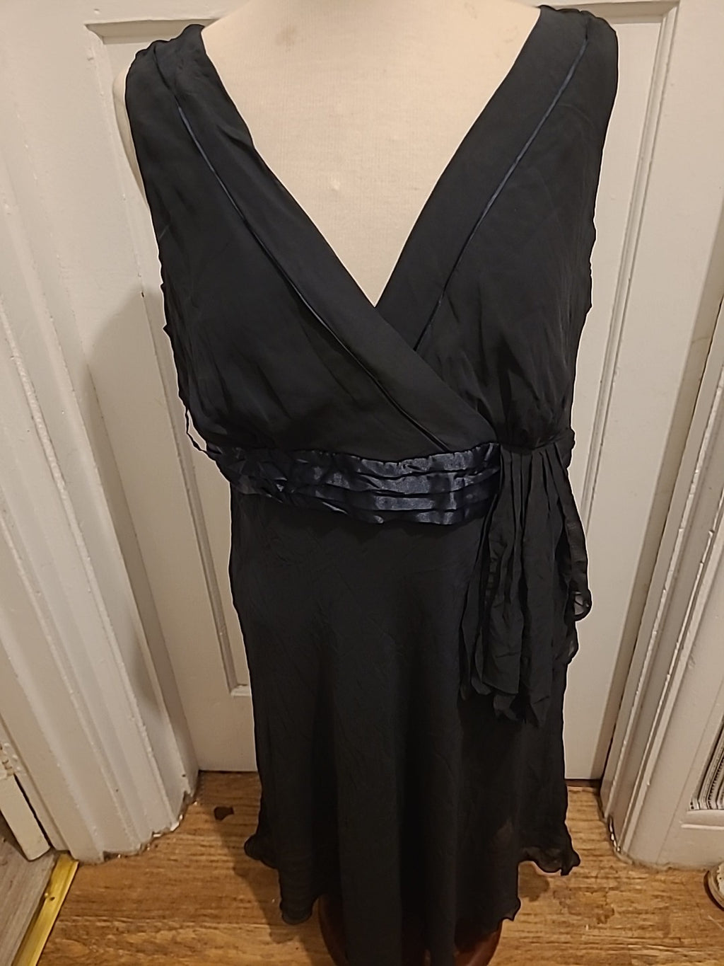 Ladies Debenhams Size 20 Navy Sleeveless Lined Dress