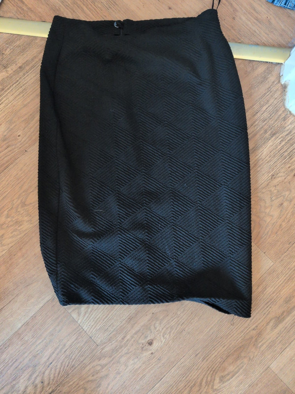 Ladies Tu Size 14 Black Pattern Midi Pencil Skirt