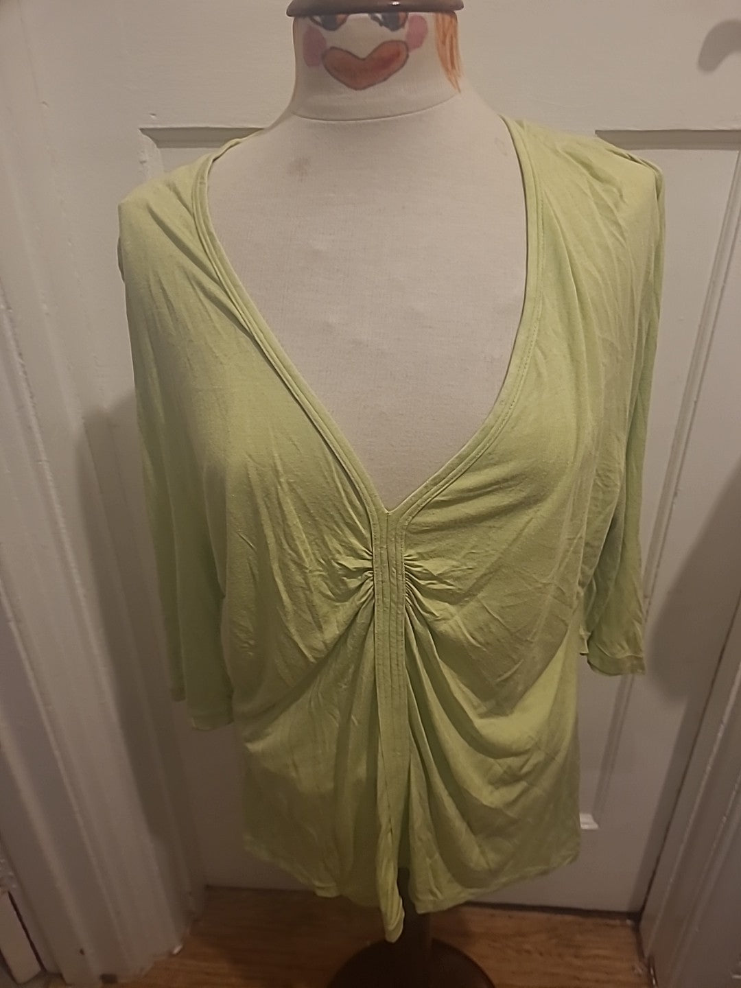 Ladies David Nieper Size 14 Lime V Neck Blouse