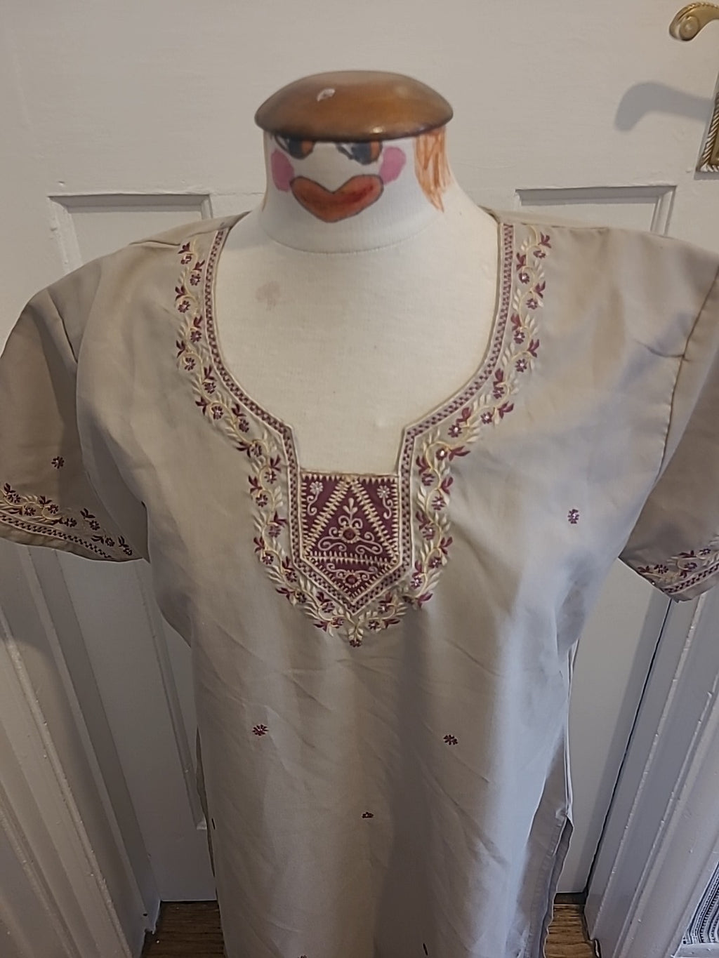Ladies Size XL Light Brown Short Sleeved Nightwear