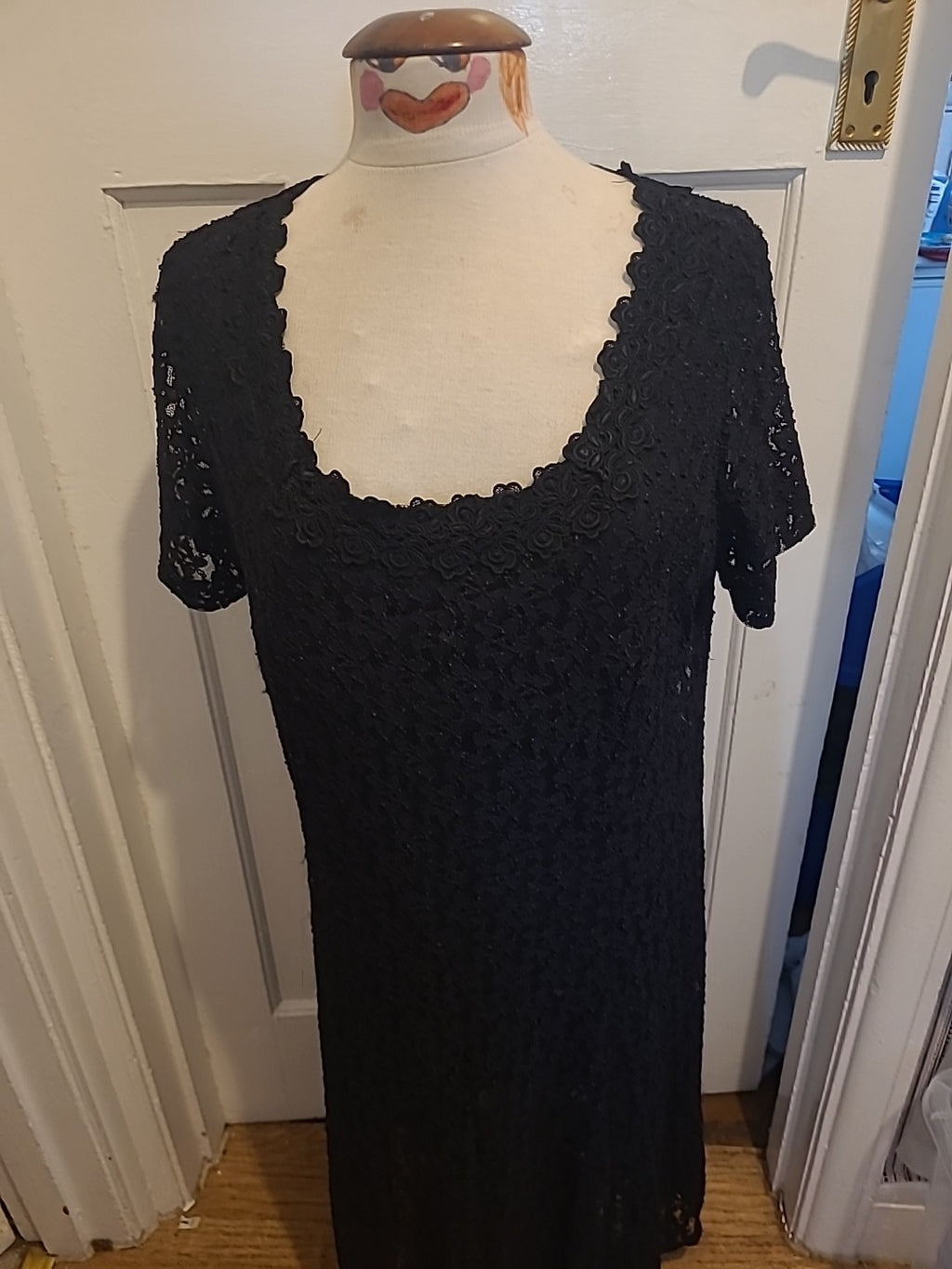 Ladies Size Large Black Lace Short Sleeved Midi Dress