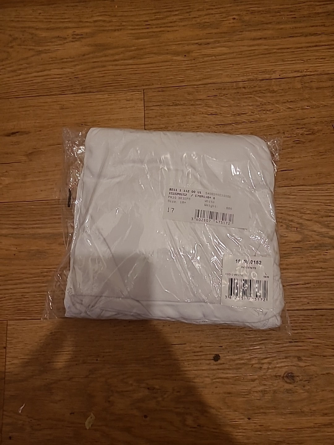 Brand New Ladies Size 18-20 White Briefs Approx 10-15