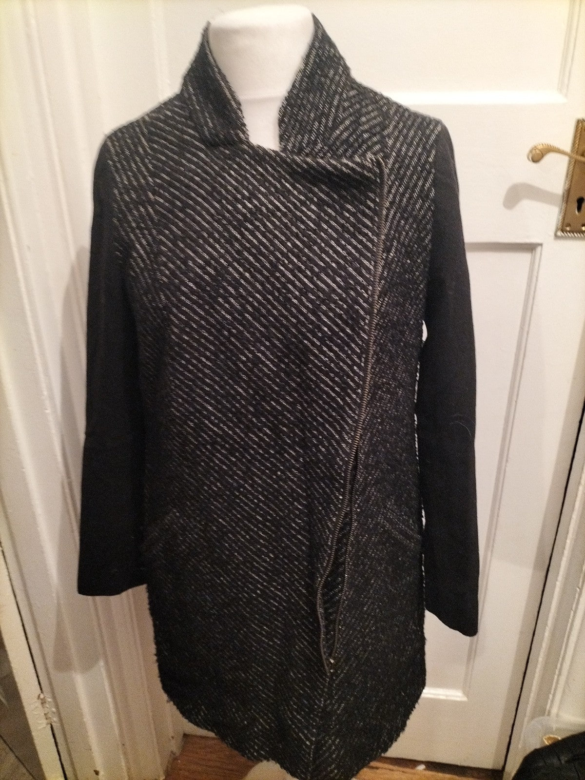 Ladies Autograph Size 12 Black Fleck Lined Jacket
