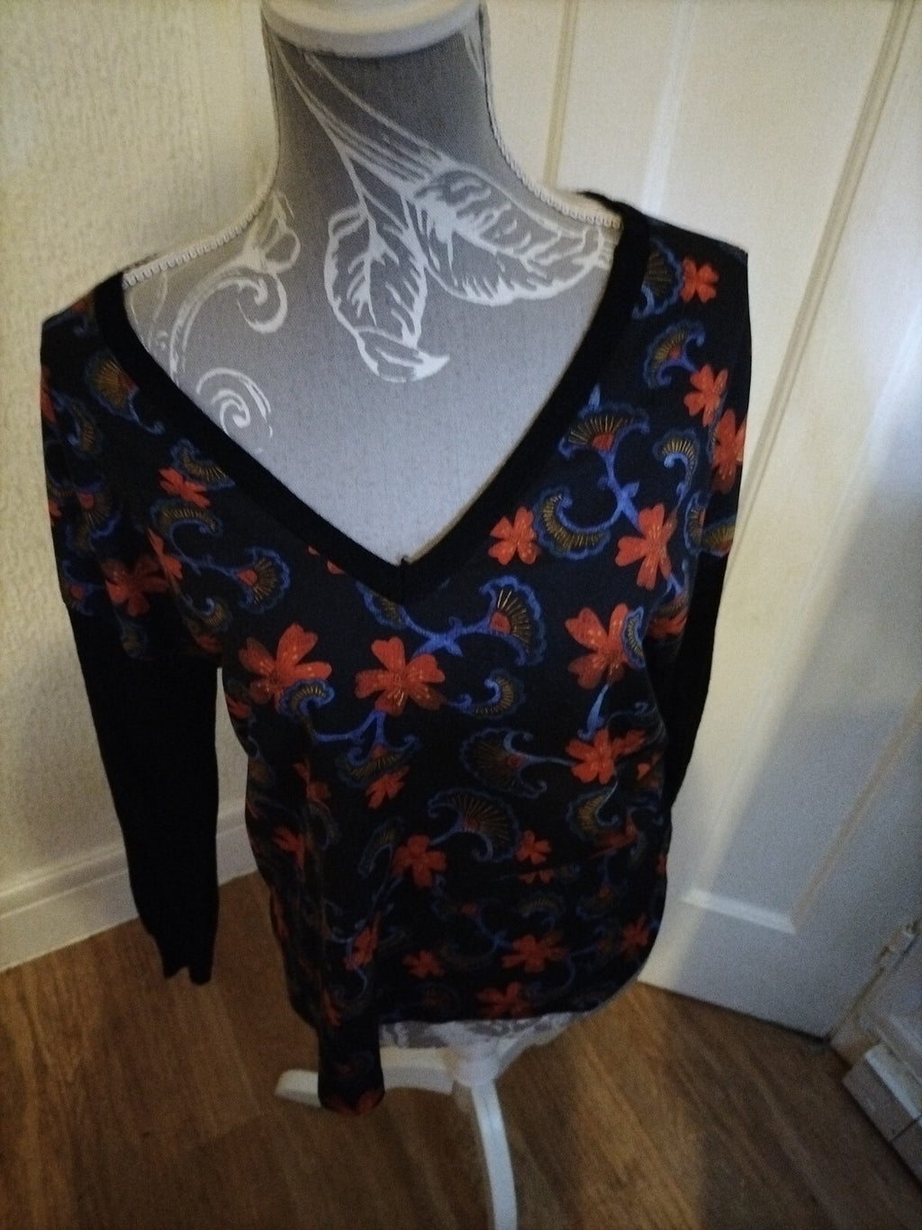Ladies Zara Size Small Floral Long Sleeved Blouse