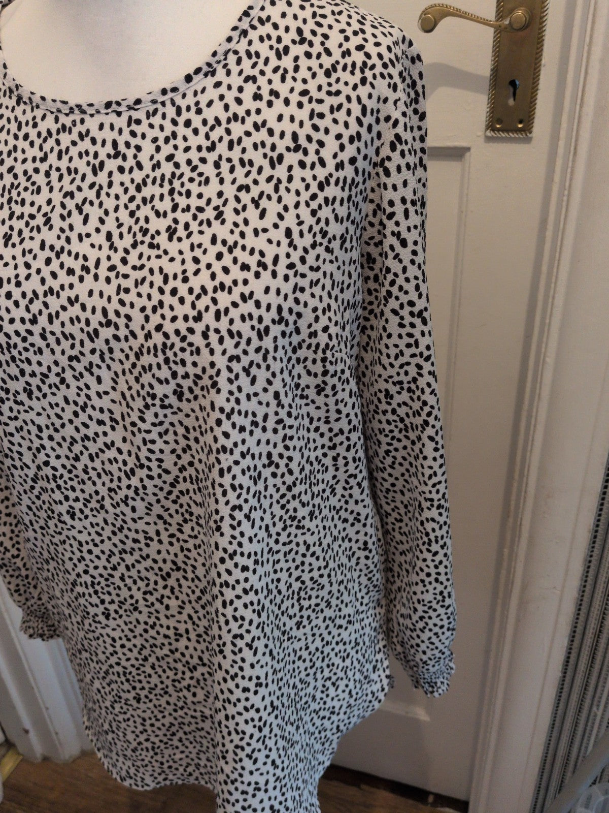 Papaya 16 White With Black Splodges Long Sleeve Blouse
