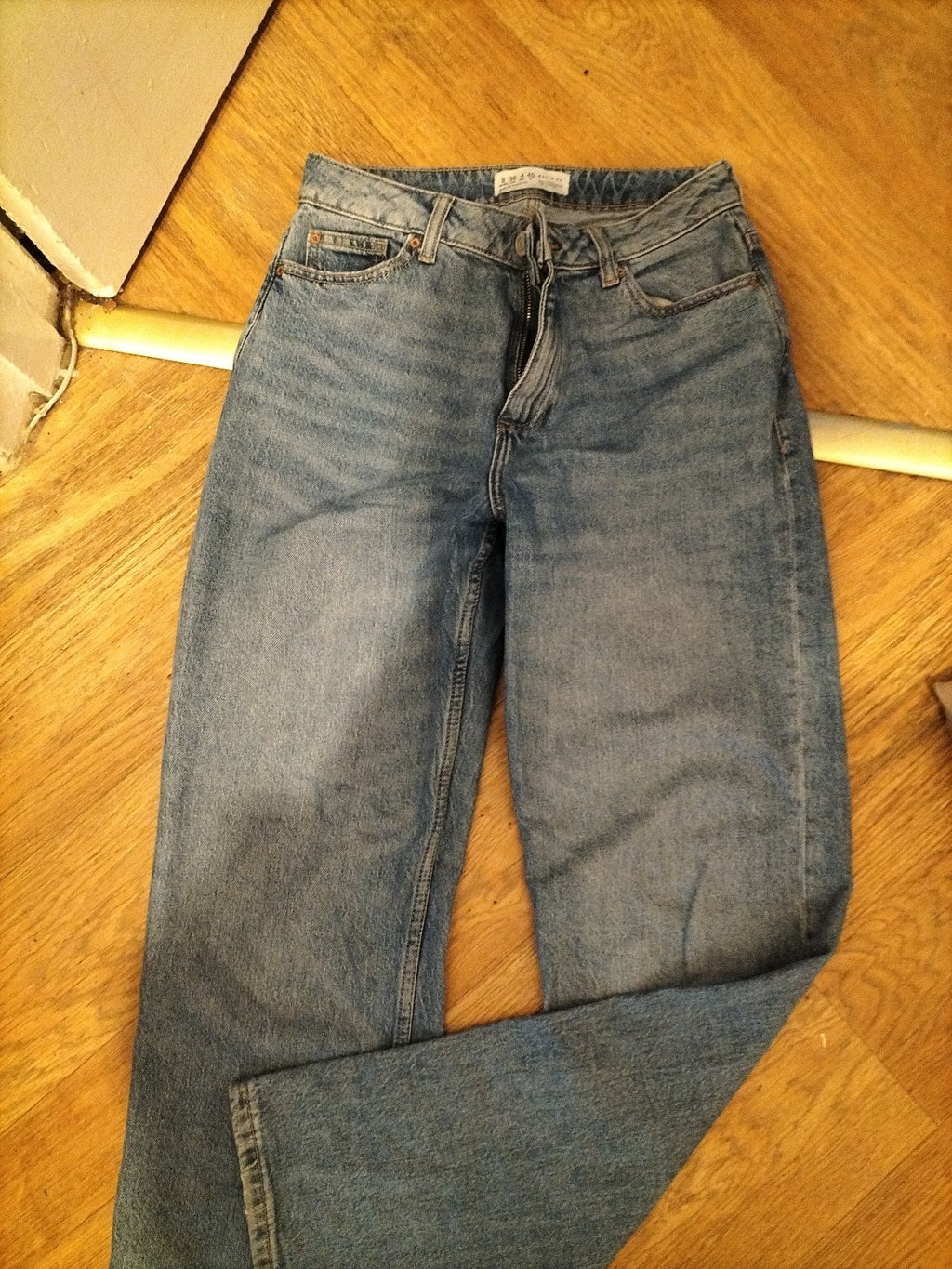 Ladies Denim&Co Size 8 Denim Slight Flare Jeans