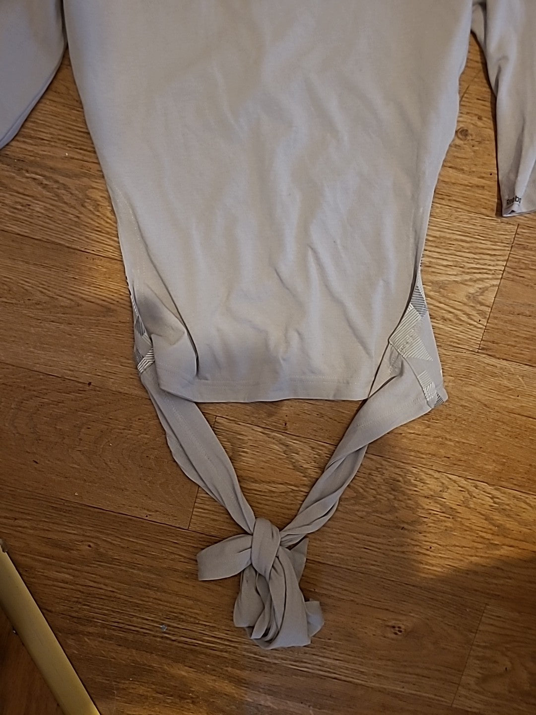 Ladies Reebok Size 14 Beige Mid Sleeved Tshirt