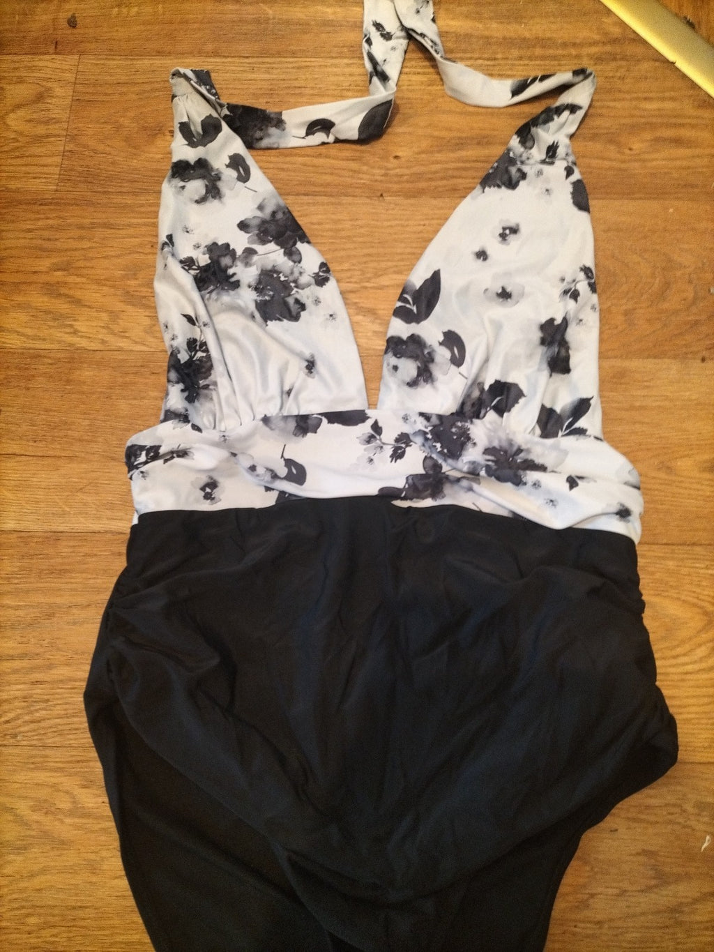 Ladies Size Large Black Grey White Floral Swimsuit
