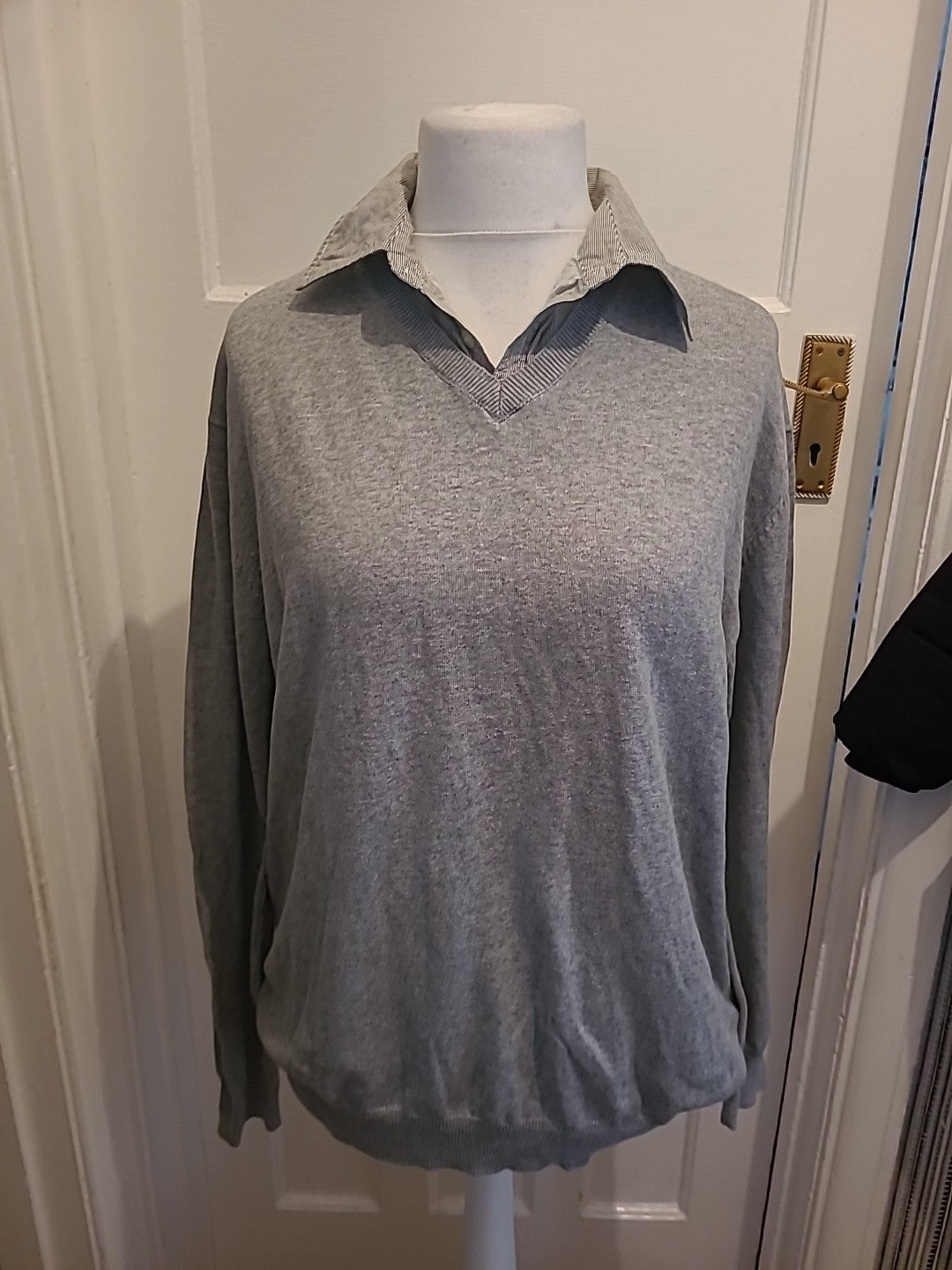 Mens Tu Size XL Grey Long Sleeved Collared Jumper