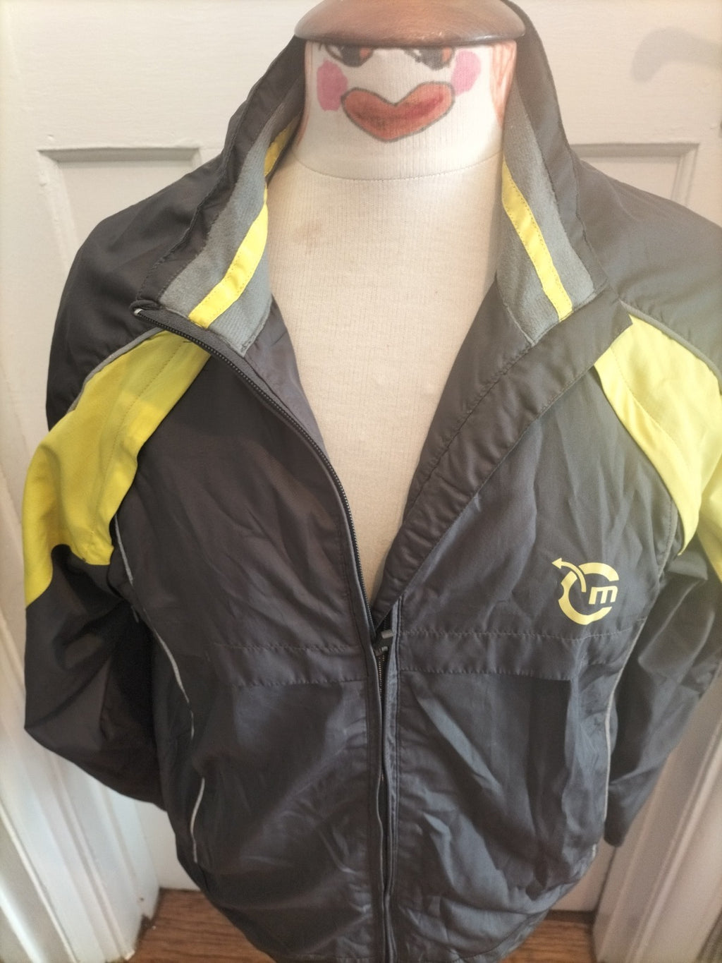 Mens Movement Size 38R Grey And Yellow Mesh Lined Zip Through Jacket