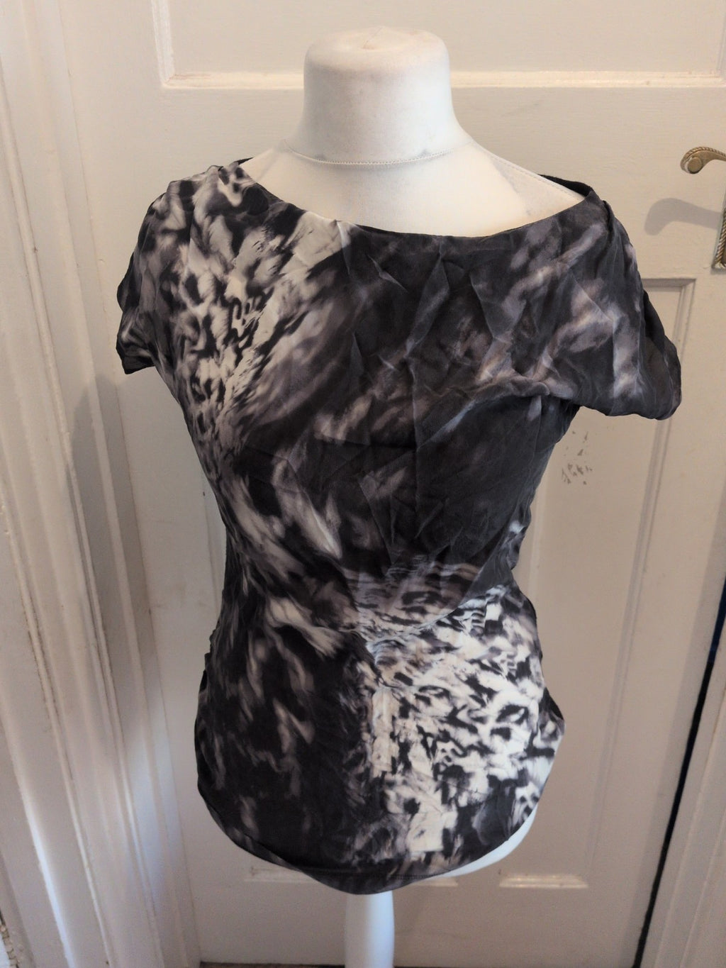 Ladies Mint Velvet Size 12 Black And Grey With White Short Sleeve T-shirt