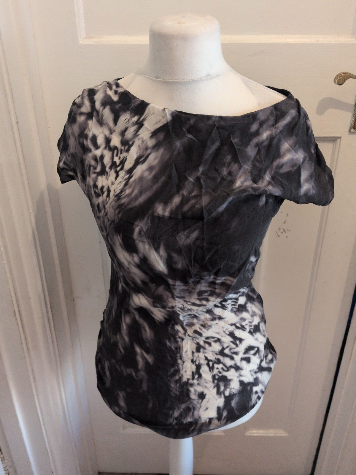 Ladies Mint Velvet Size 12 Black And Grey With White Short Sleeve T-shirt