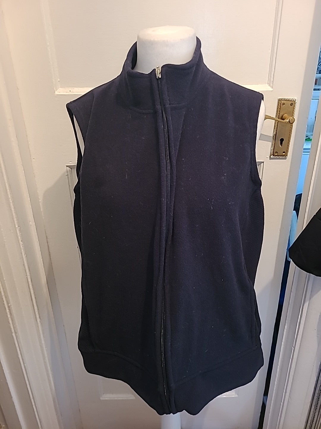 Mens Bm Essentials Size XL Black Sleeveless Zipped Jacket