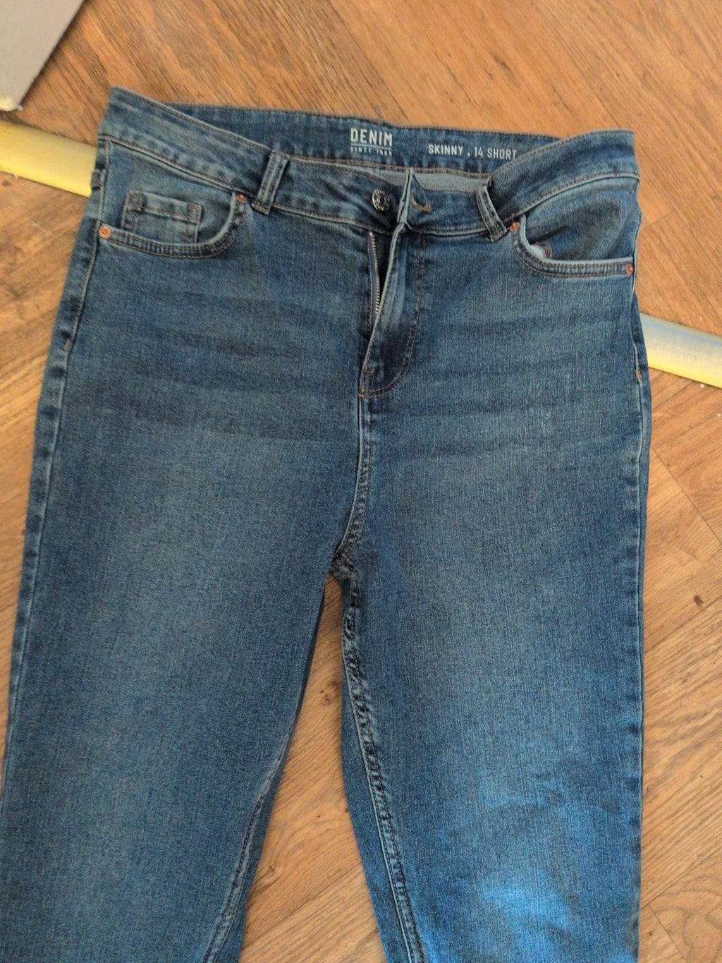 Ladies Denim Size 14 Short Skinny Jeans