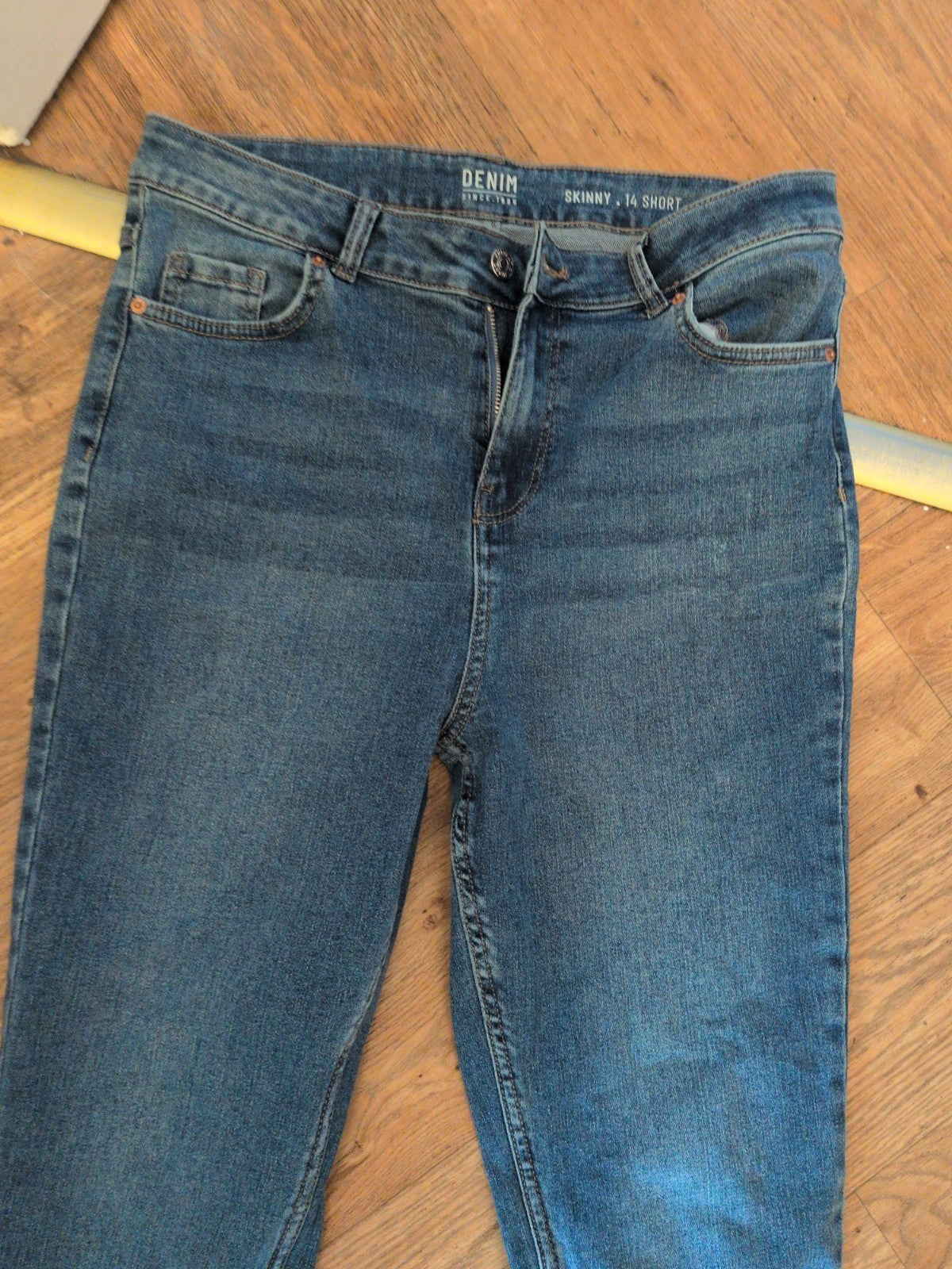 Ladies Denim Size 14 Short Skinny Jeans