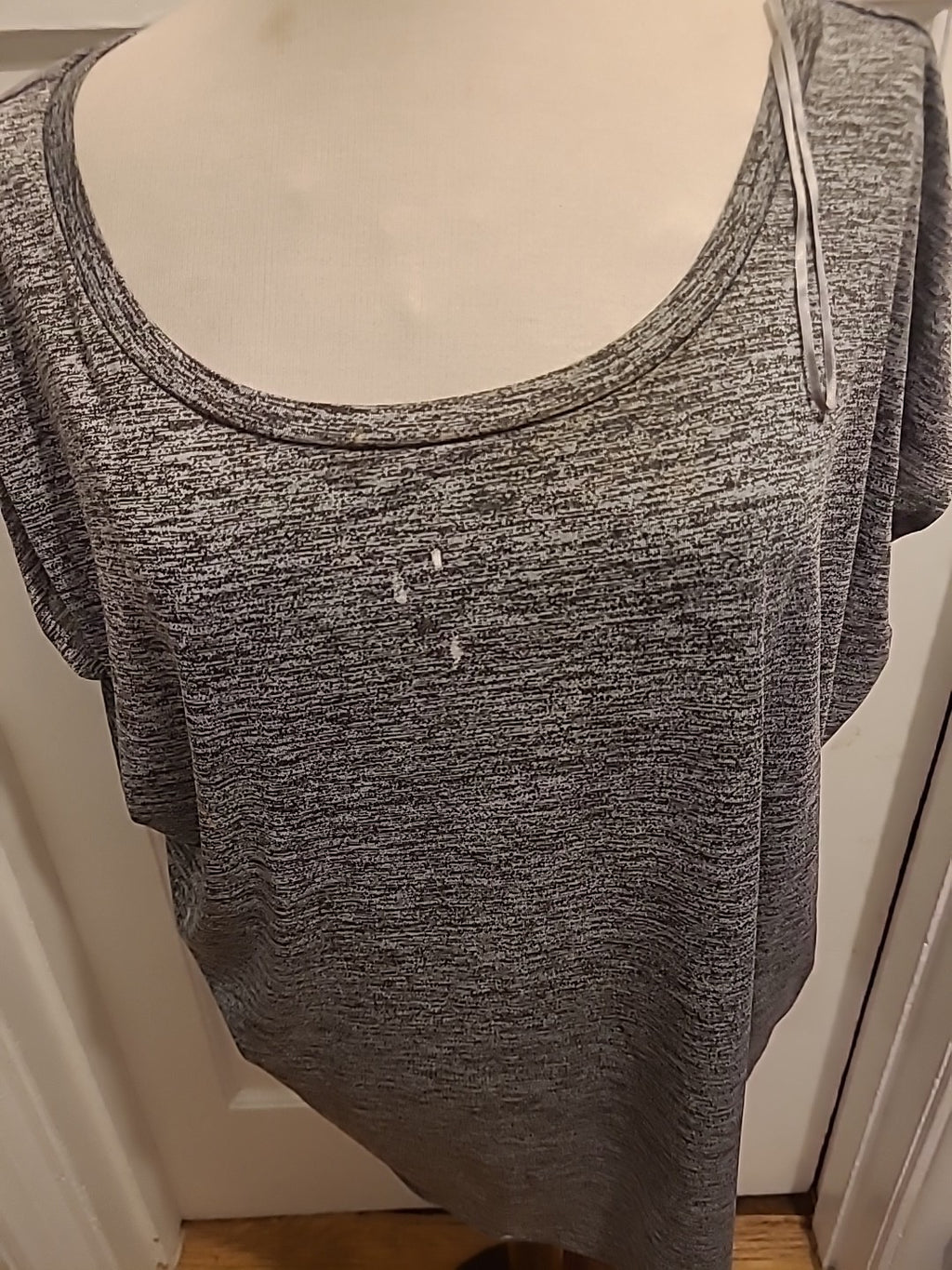 Ladies Souluxe Size XL Grey Fleck Short Sleeved Tshirt(Marks On Front)