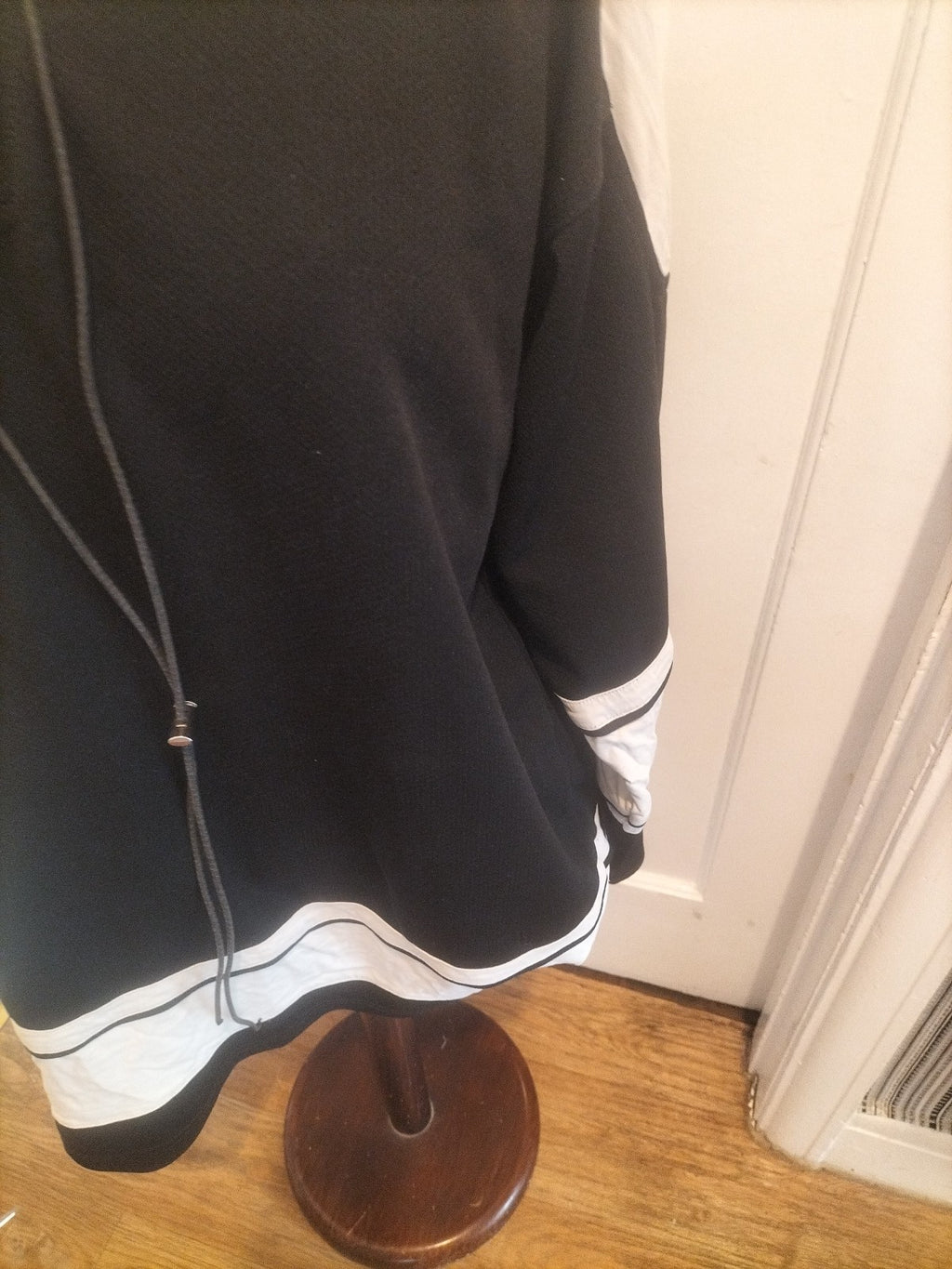 Mens Reputation Size Medium Black White Long Sleeved Pullover Jumper