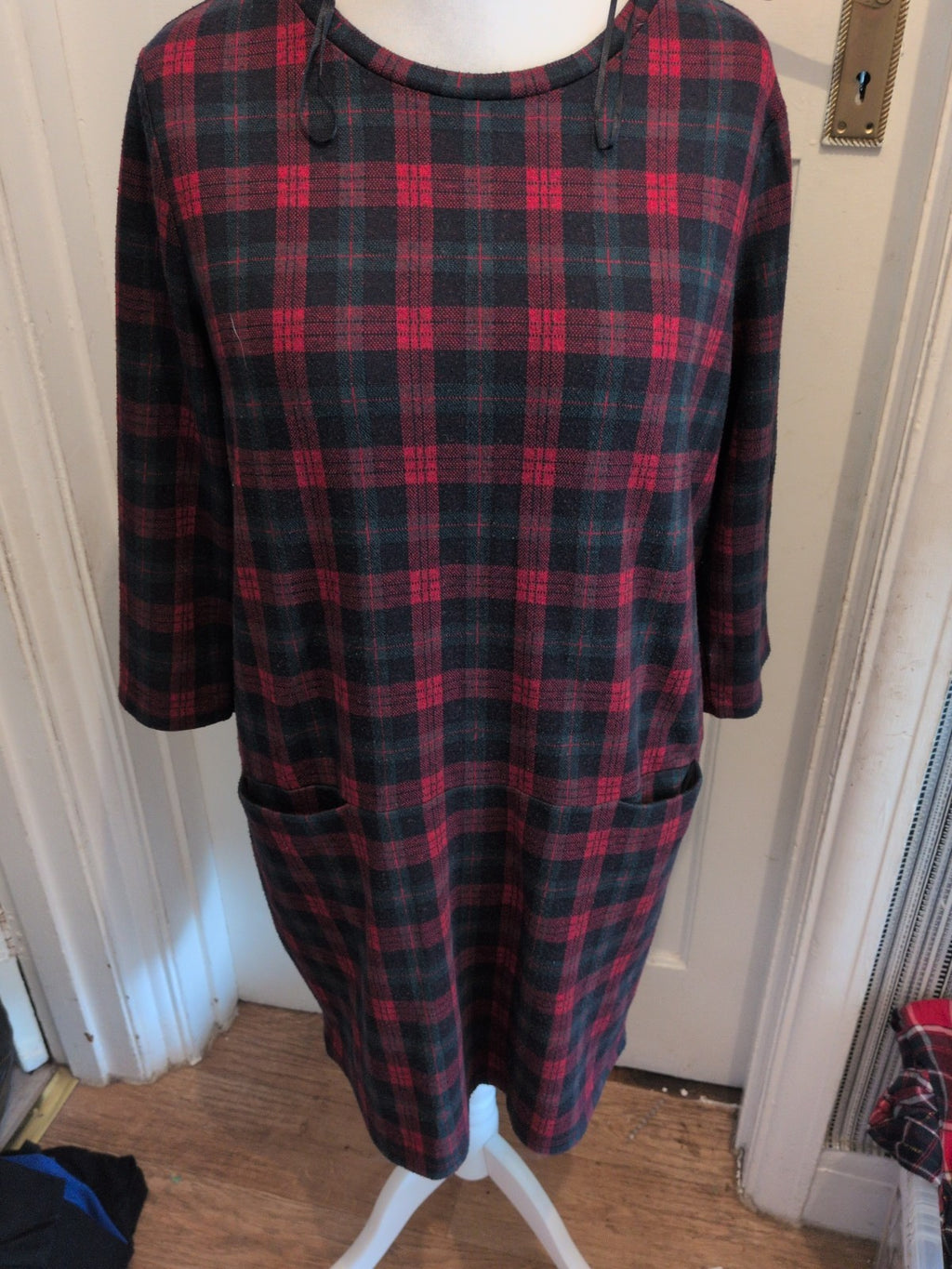 Ladies Tu Size 16 Tartan Check Long Sleeve Dress