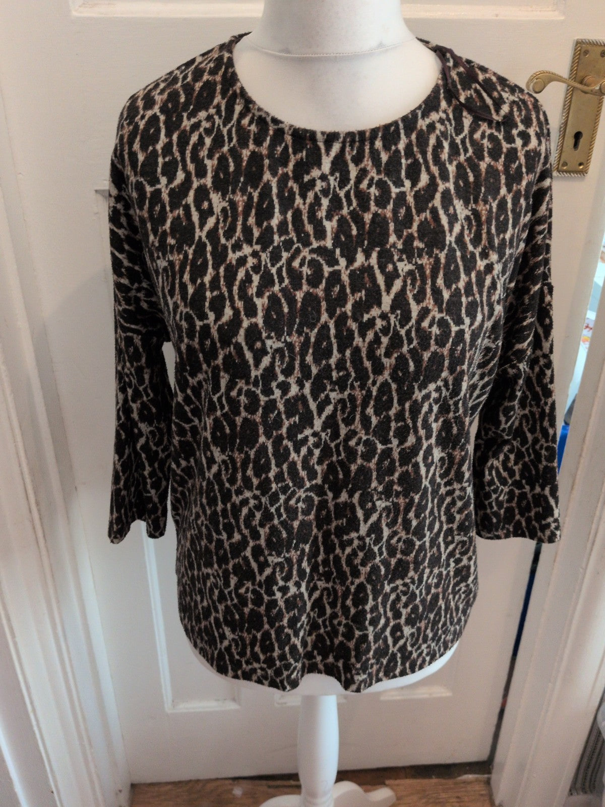Tu 16 Leopard Print Lightweight Jumper