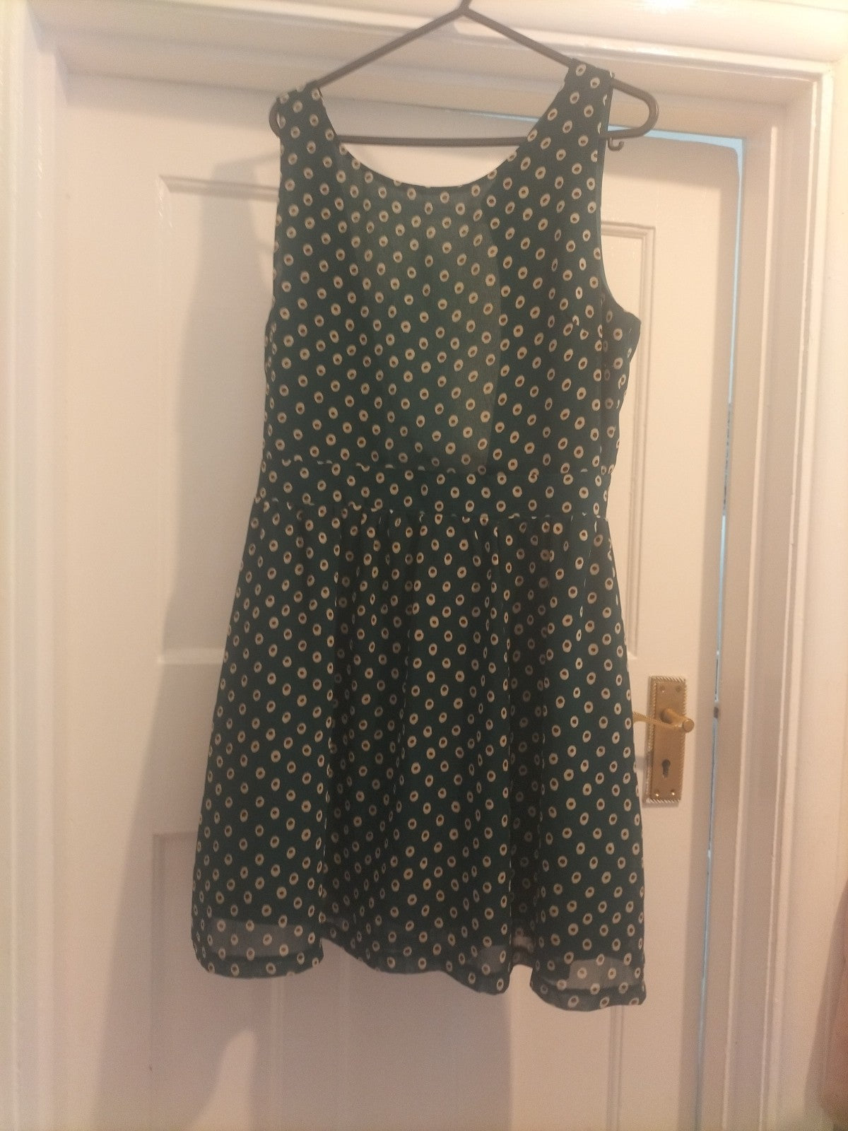 Ladies Glamour Size 12 Green Detailed Open Back Sleeveless Dress
