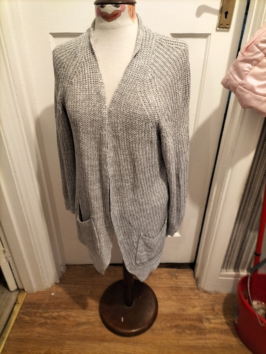 Ladies Papaya Size Small Grey Long Sleeved Knit Cardigan