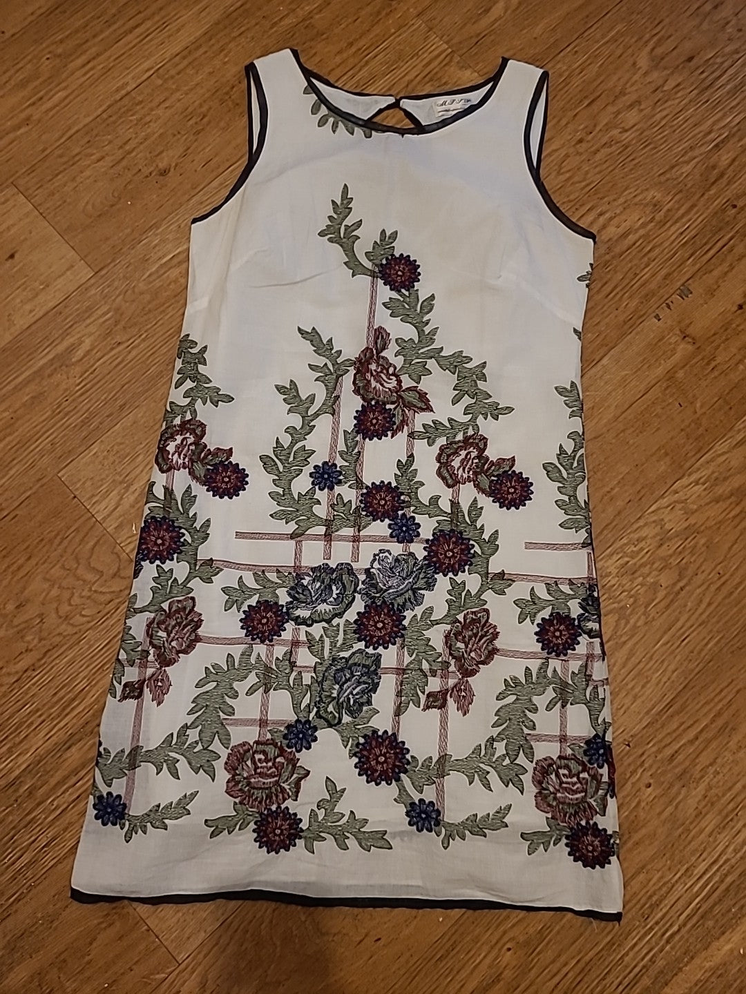 Ladies M.J.J.J Size Small White/Green/Red Floral Sleeveless Dress