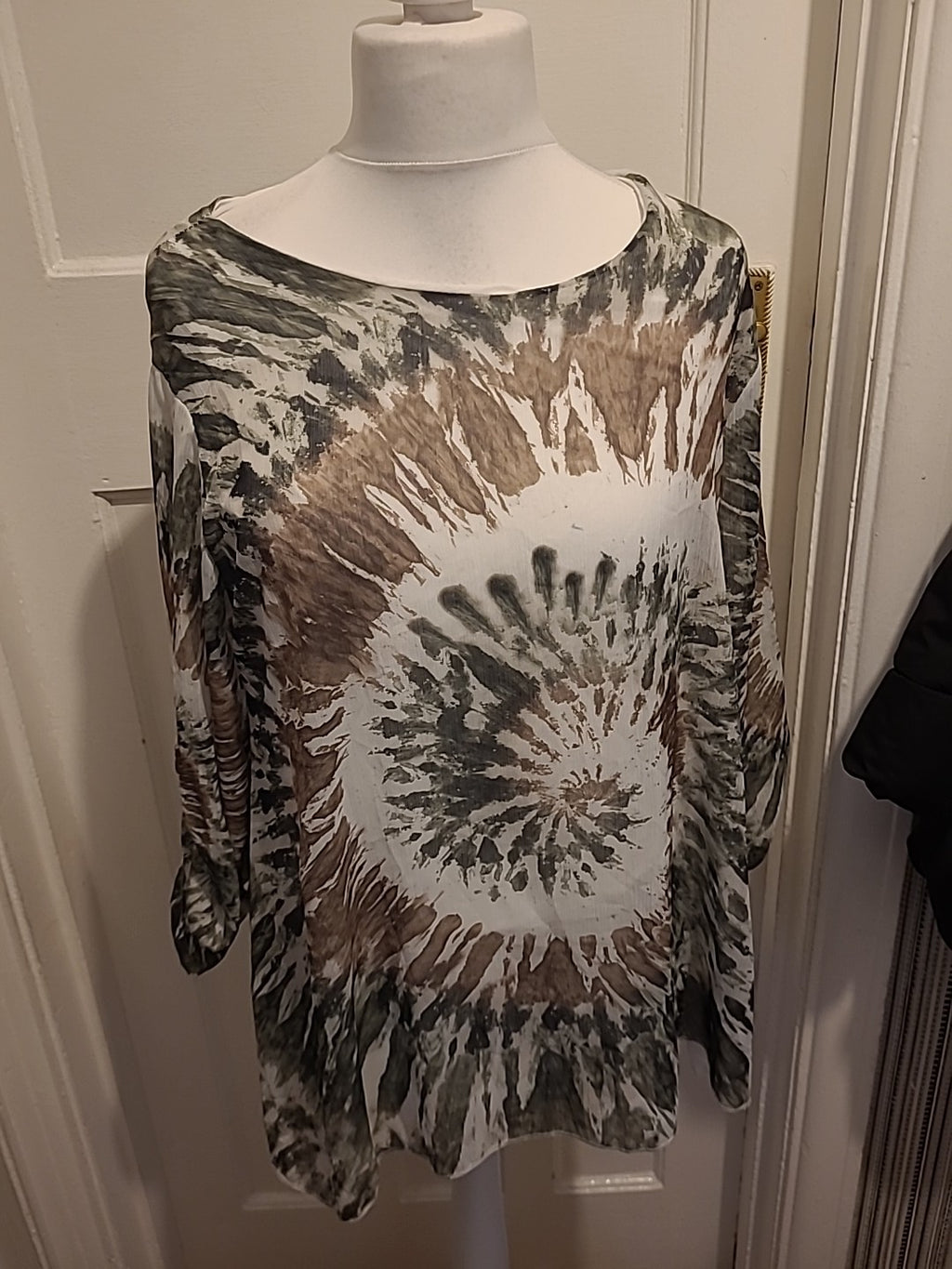 Ladies Size L Green/White/Brown Long Sleeved Lined Blouse