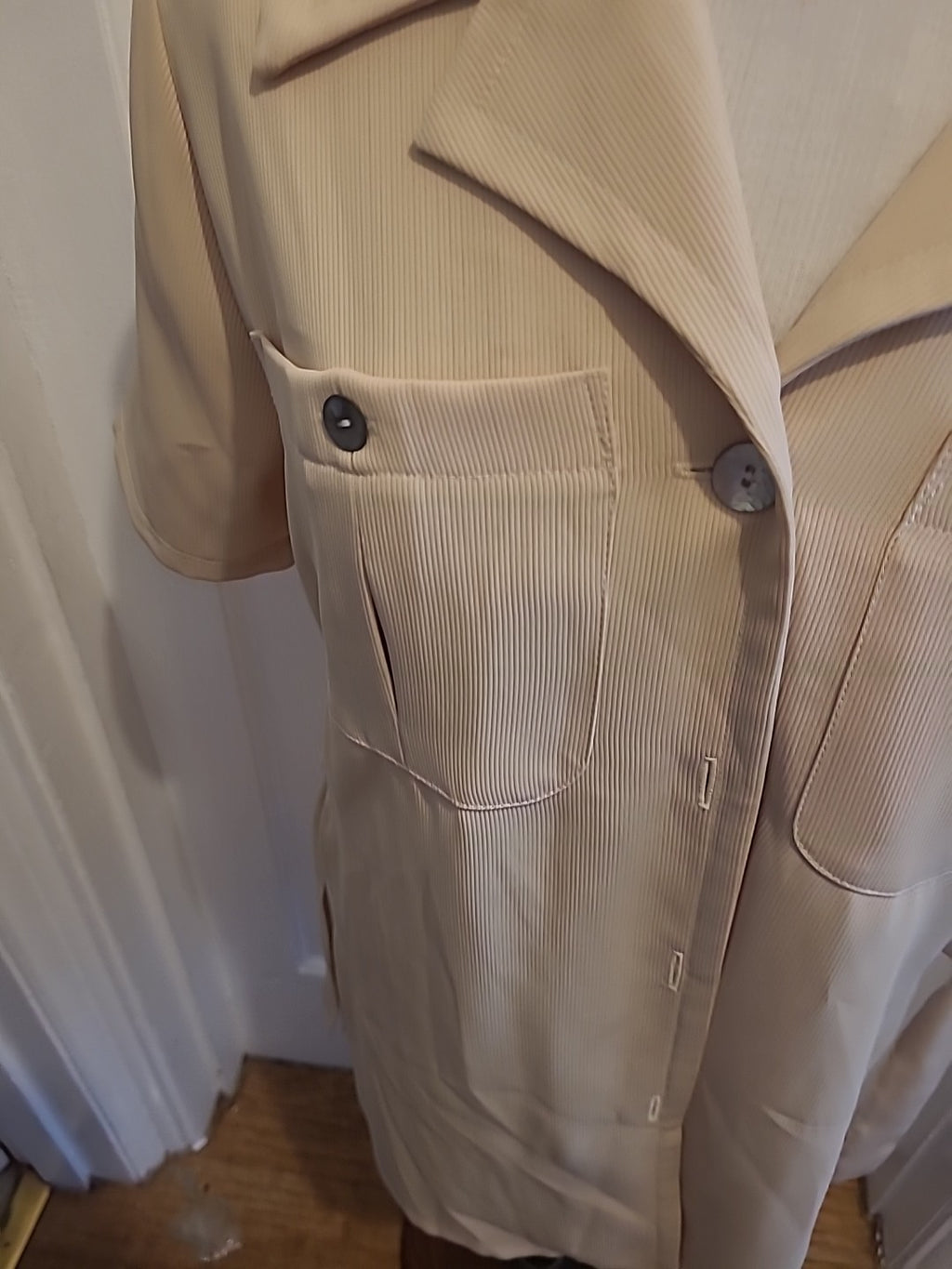 Ladies Sara Neal Size 10-12 Camel/Beige Short Sleeved Blouse