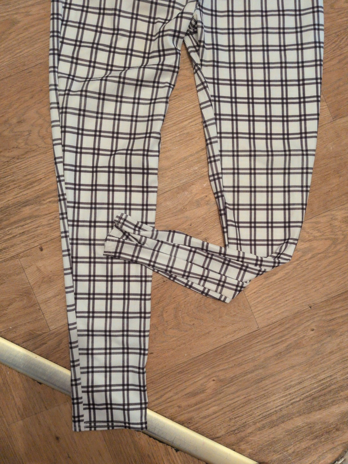 Prettylittlething 14 Check Front Zip Trousers