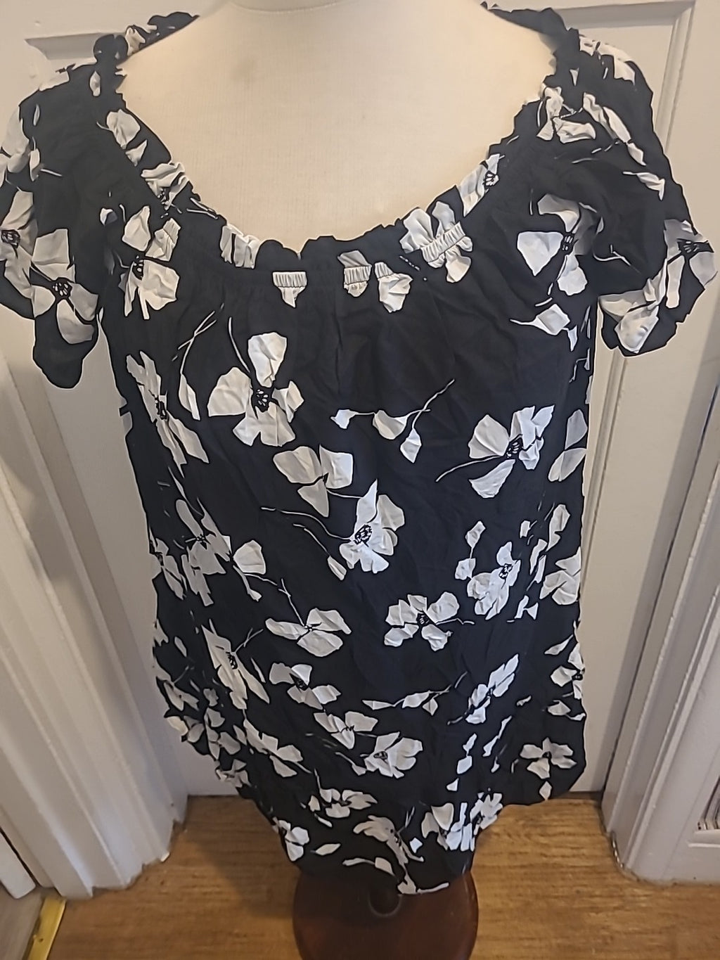 Ladies Papaya Size 14 Black White Floral Short Sleeved Elasticated Hem Dress