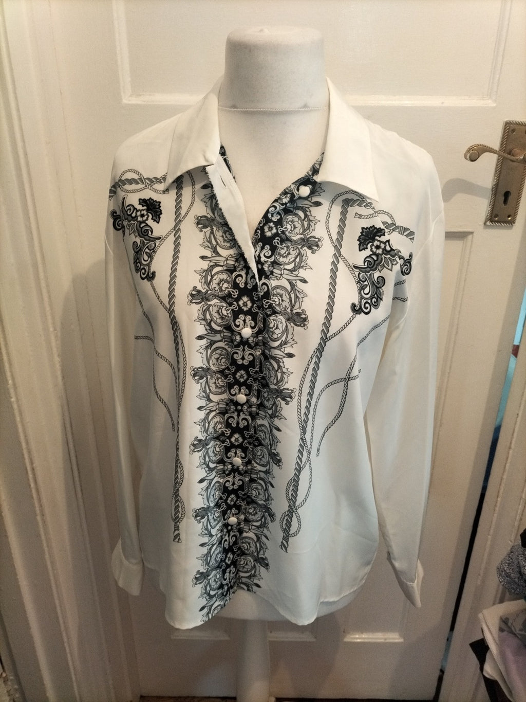Alexon 14 White With Black Print Long Sleeve Blouse