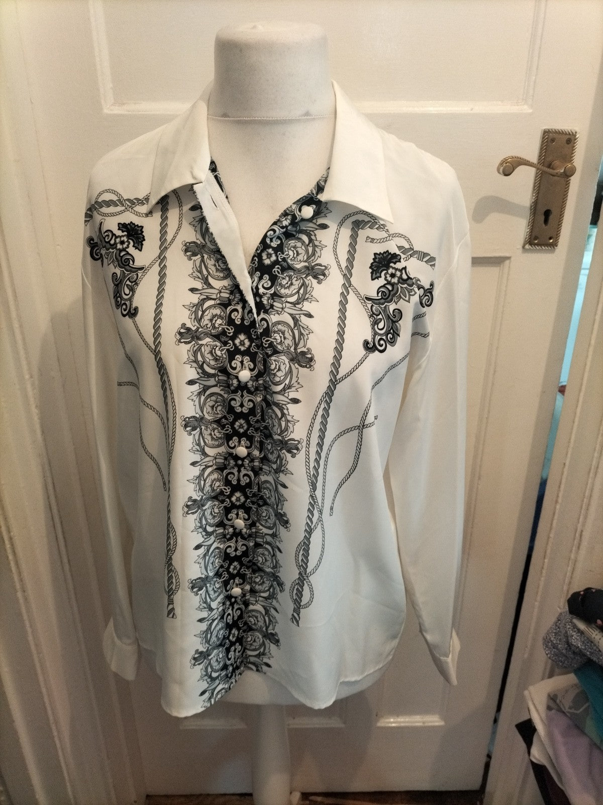 Alexon 14 White With Black Print Long Sleeve Blouse