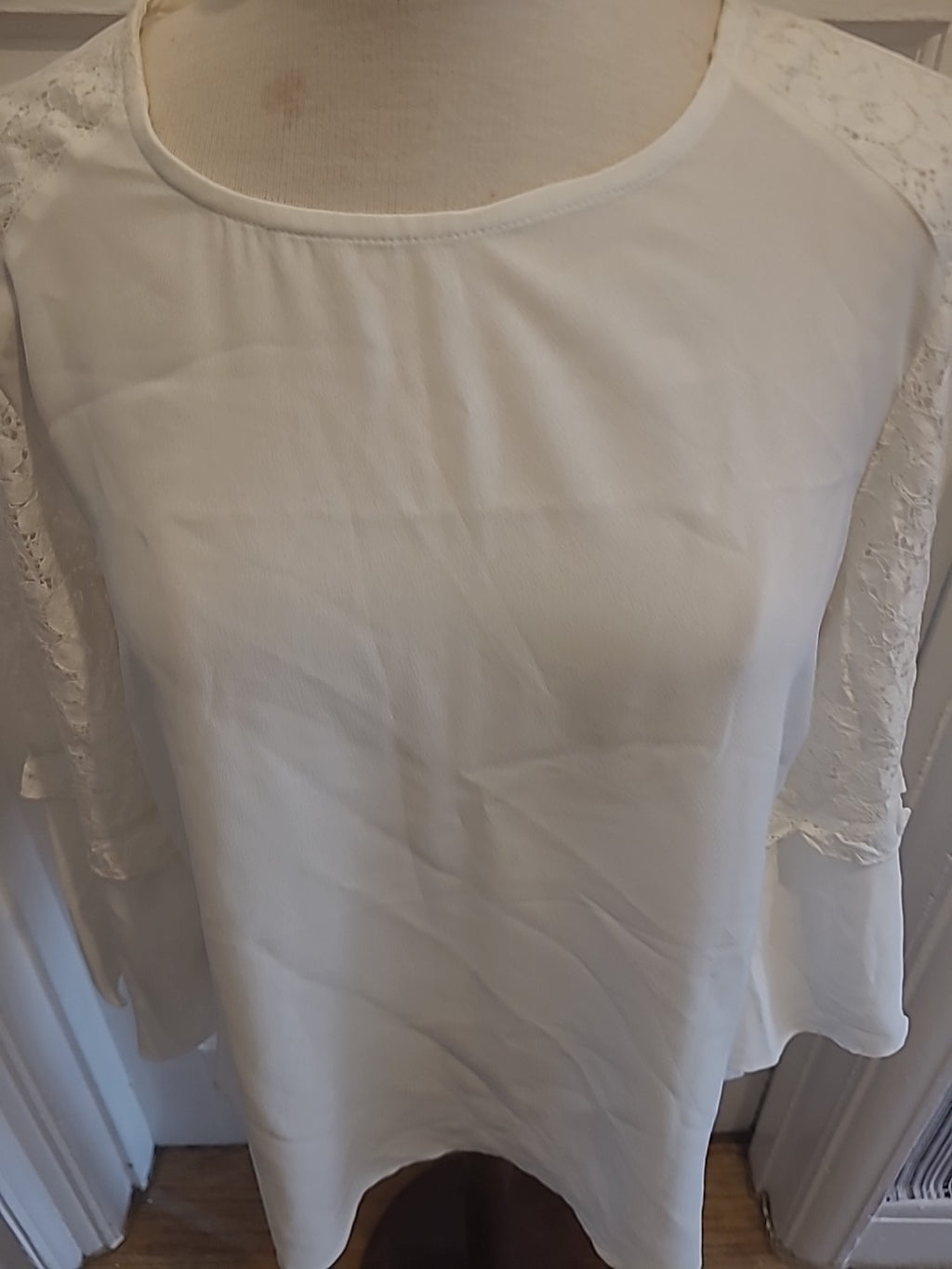 Brand New Ladies Cotton Traders Size 12 Ivory Lace Sleeved Blouse