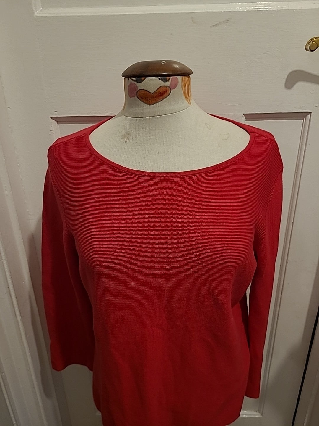 Ladies Hobbs Size Medium Cerise Long Sleeved Jumper