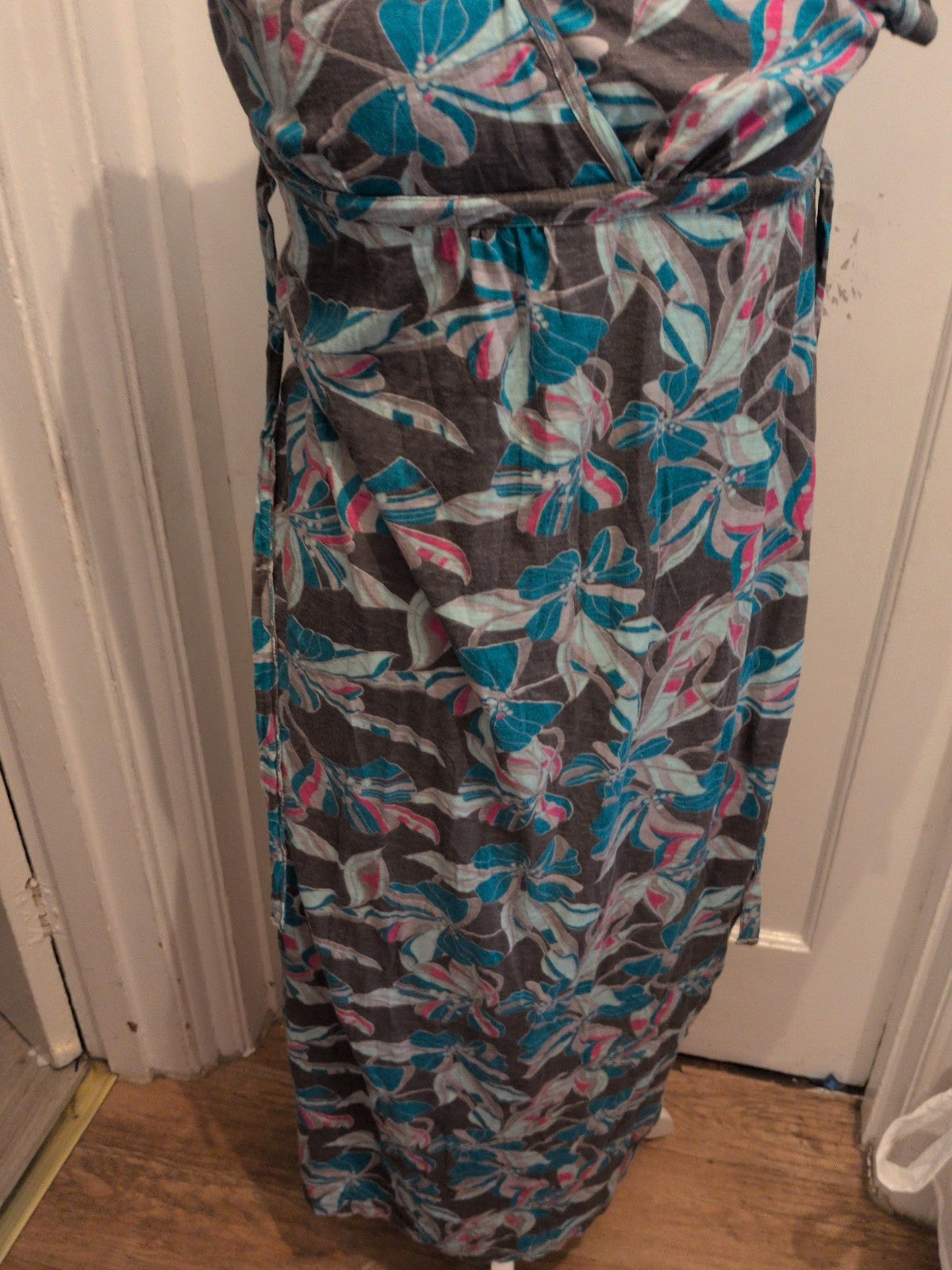 Mantaray Faithful And True Medium Grey Floral Long Length Dress Short Sleeve
